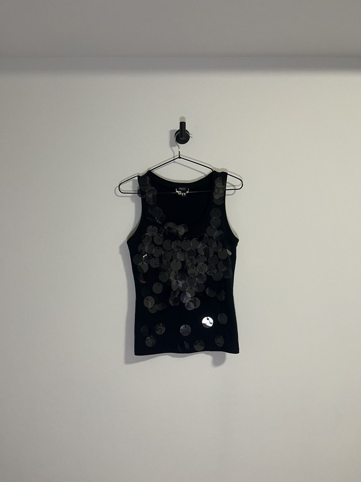 Versace vintage versace black giant sequin tank Size S / US 4 / IT 40 - 3 Thumbnail