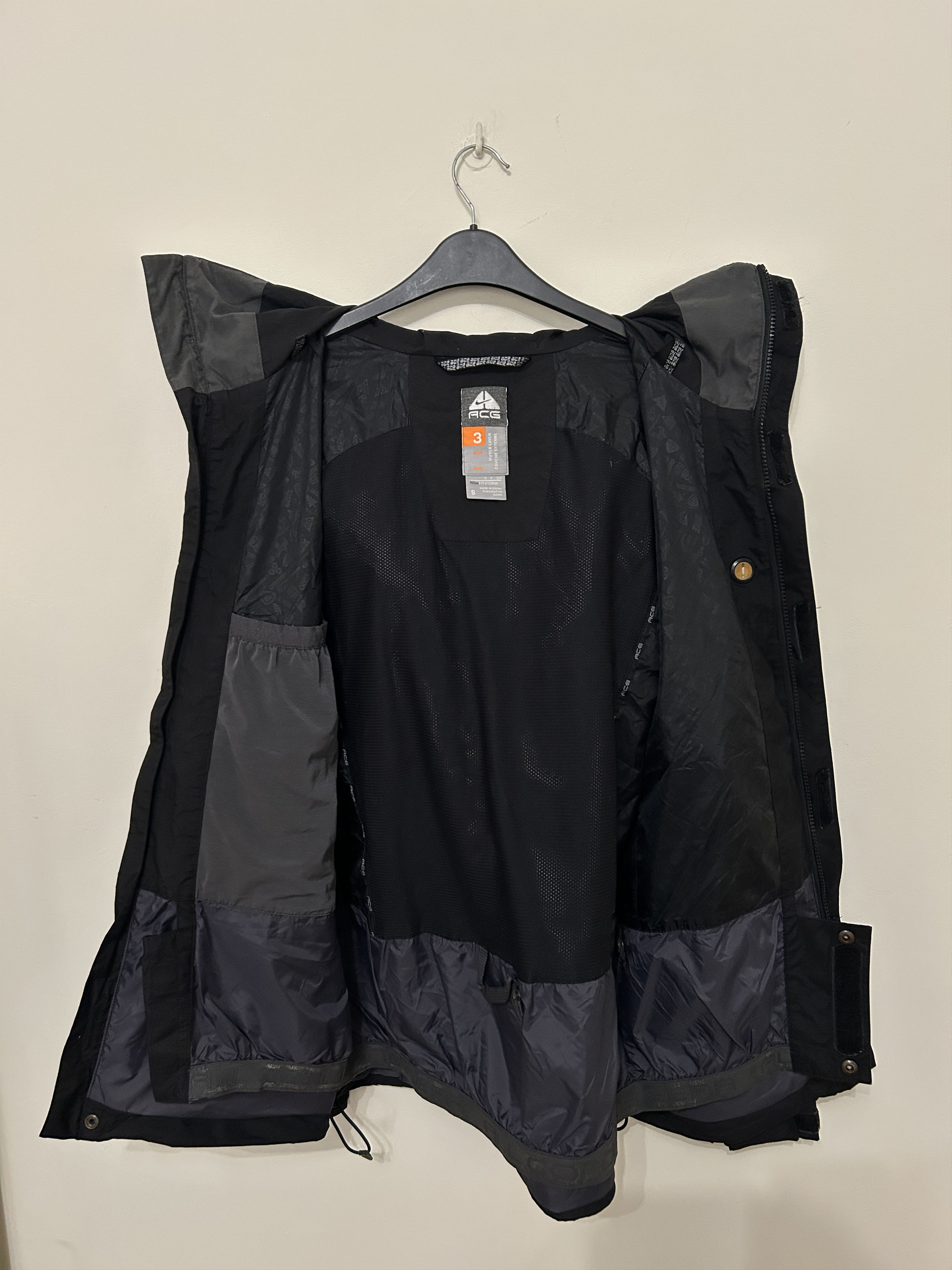 Nike ACG Nike ACG Fit Storm outdoor jacket size S Size US S / EU 44-46 / 1 - 10 Thumbnail