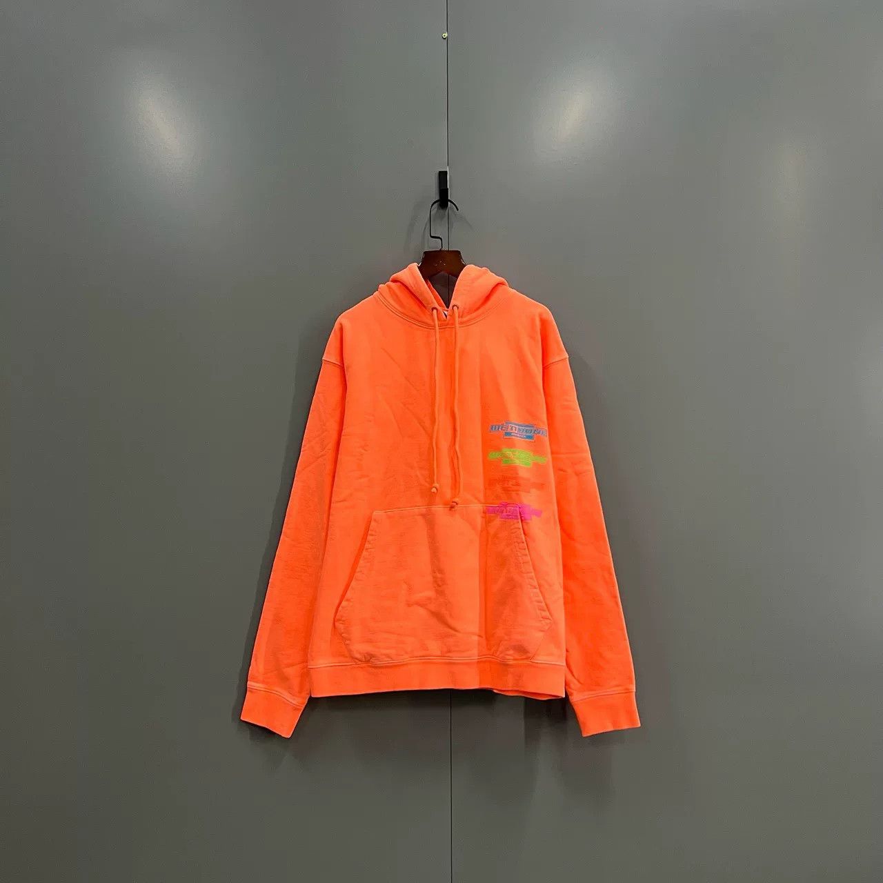 WE11DONE vibrant orange logo fleece pullover hoodie Size US S / EU 44-46 / 1 - 1 Thumbnail