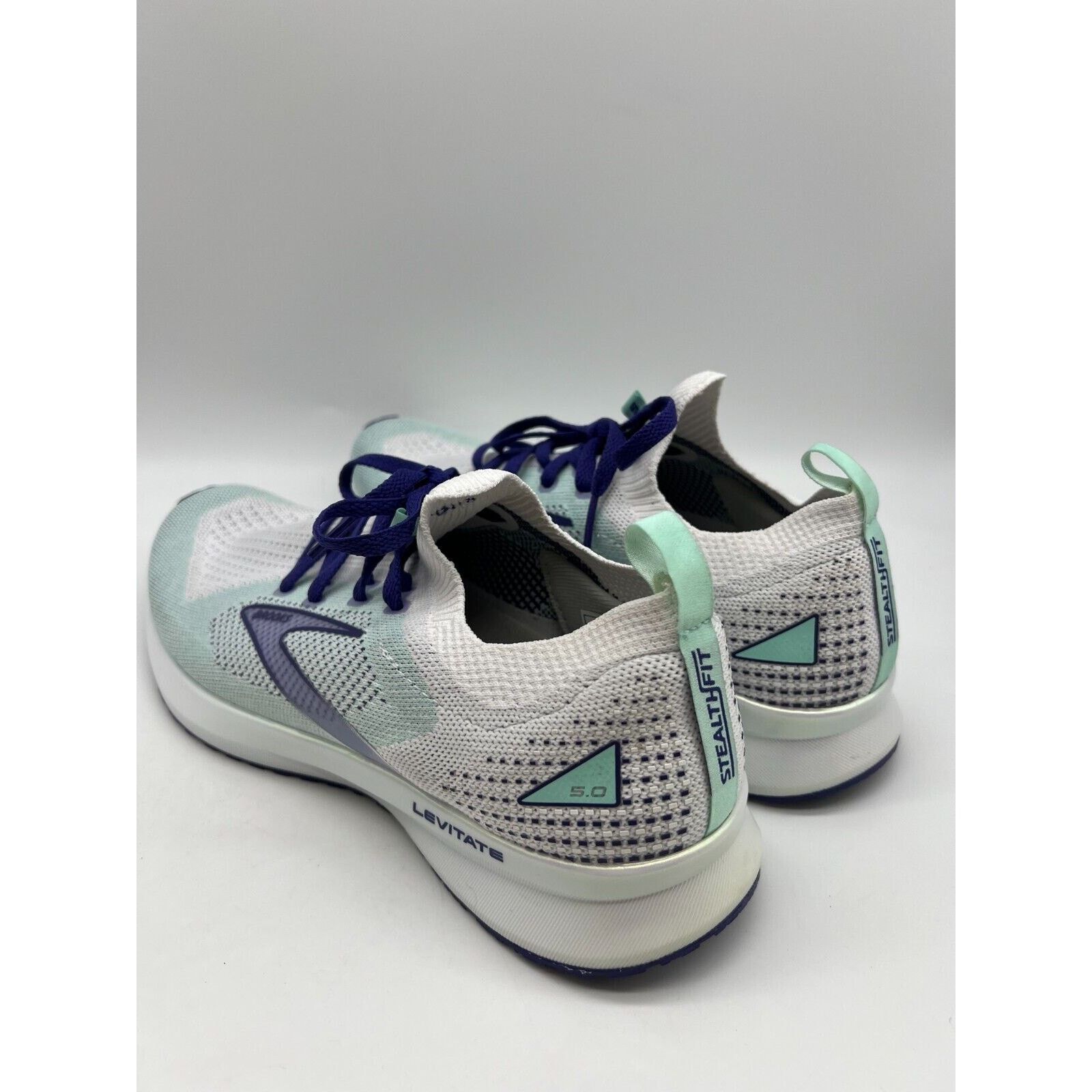 Brooks Brooks Womens Levitate Stealthfit 5 White Running Size 10.5B Size US 10.5 / IT 40.5 - 7 Thumbnail