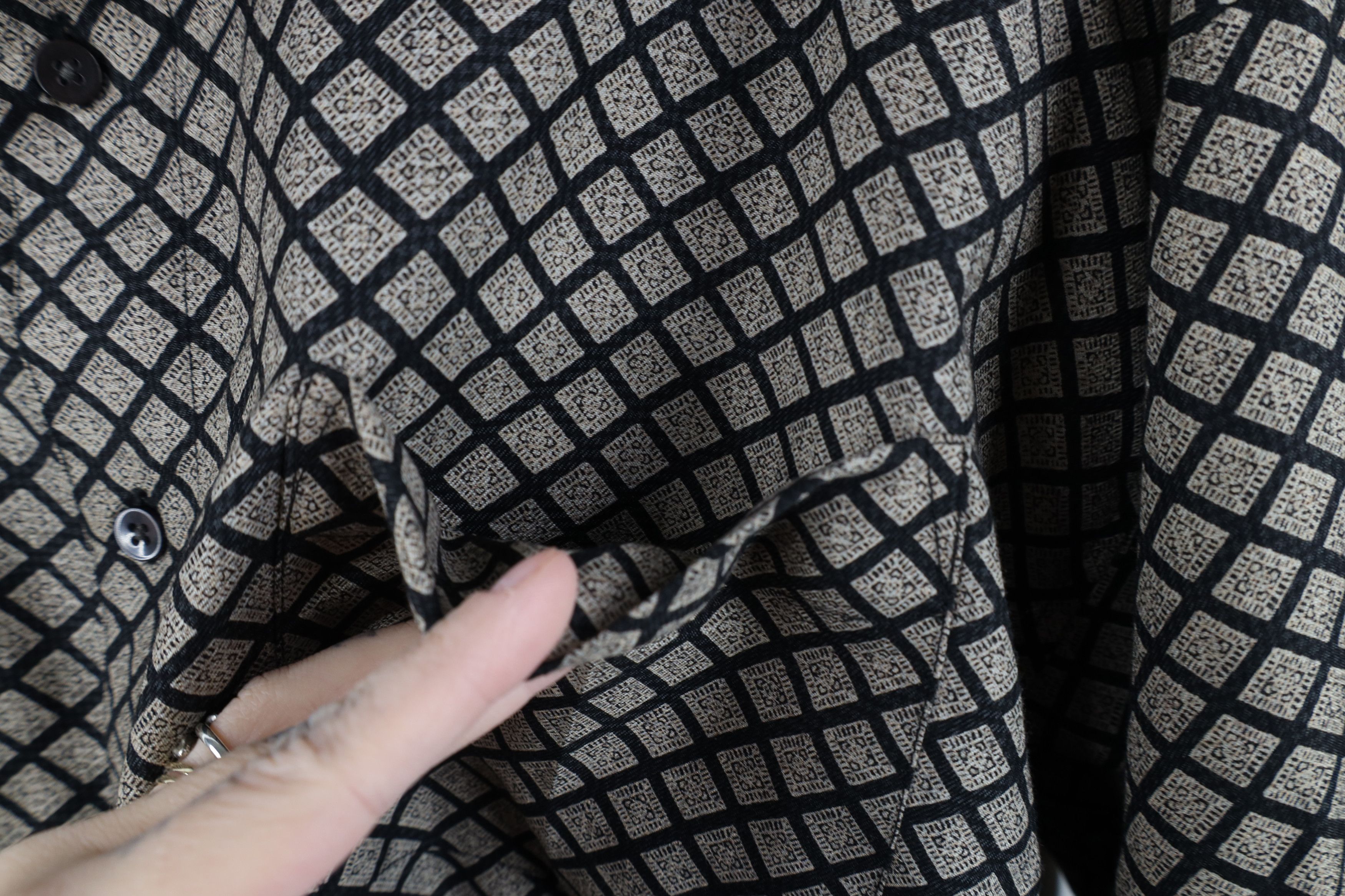 Vintage Vintage 90s Streetwear Diamond Knit Collared Button Shirt Size US XL / EU 56 / 4 - 6 Thumbnail