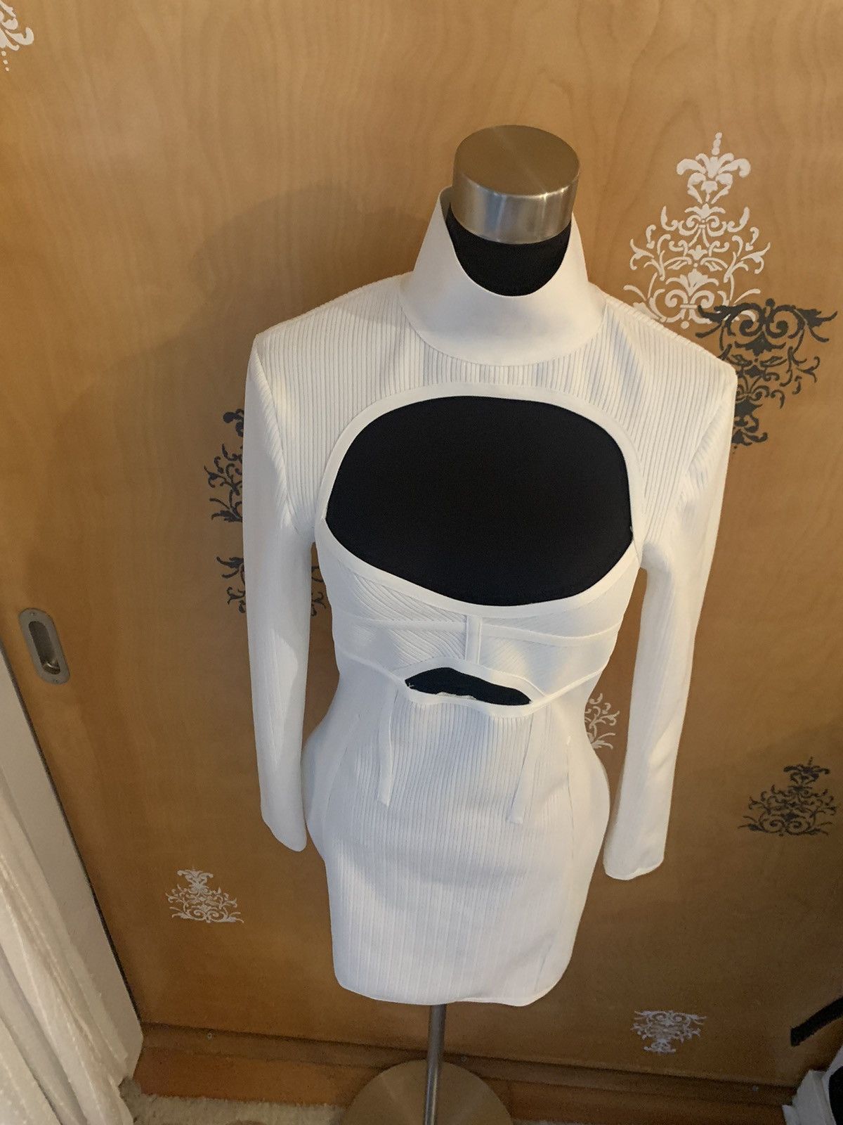 Designer White Cut Out Bodycon Mini Dress Size M / US 6-8 / IT 42-44 - 4 Thumbnail