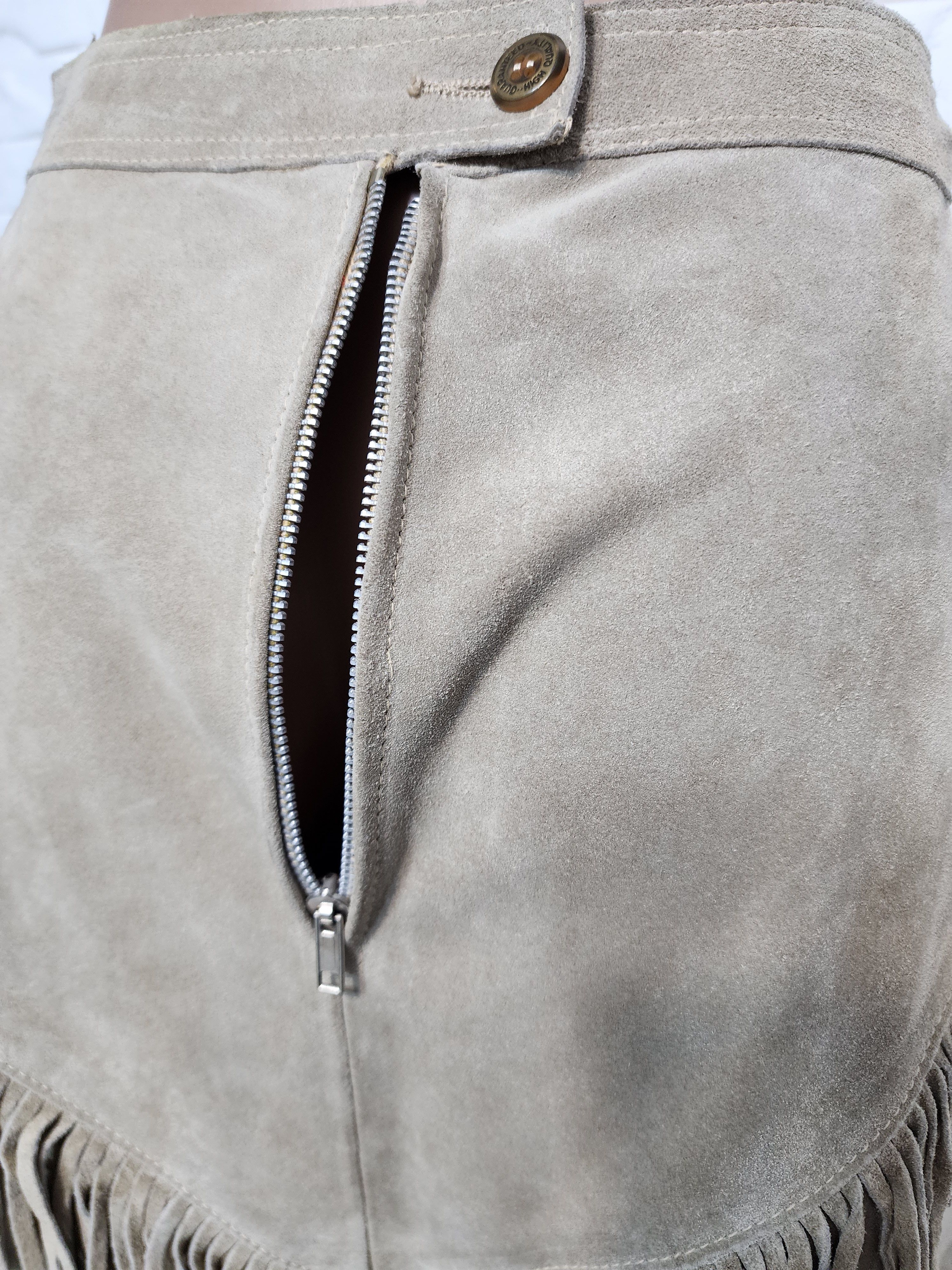 Genuine Leather Beige Suede Leather Skirt: Size 26" / US 2 / IT 38 - 7 Thumbnail