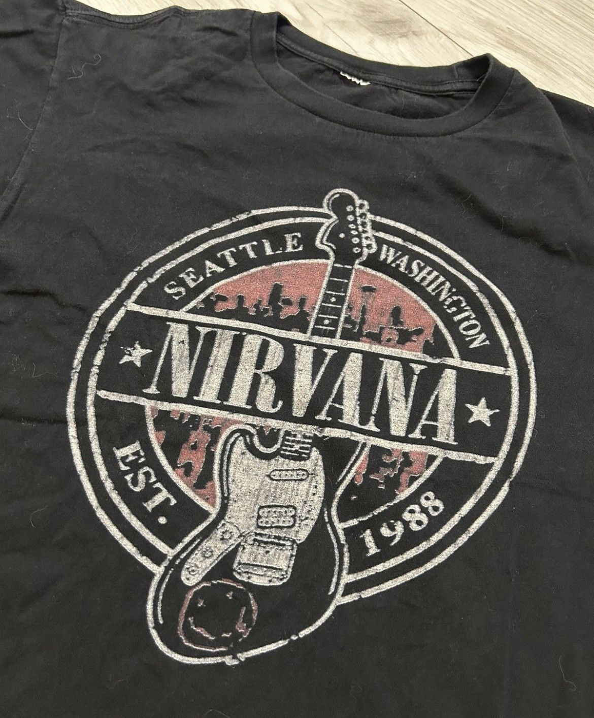 Band Tees NIRVANA Seattle Washington Gildan 2011 SWAG tee Size US M / EU 48-50 / 2 - 3 Thumbnail