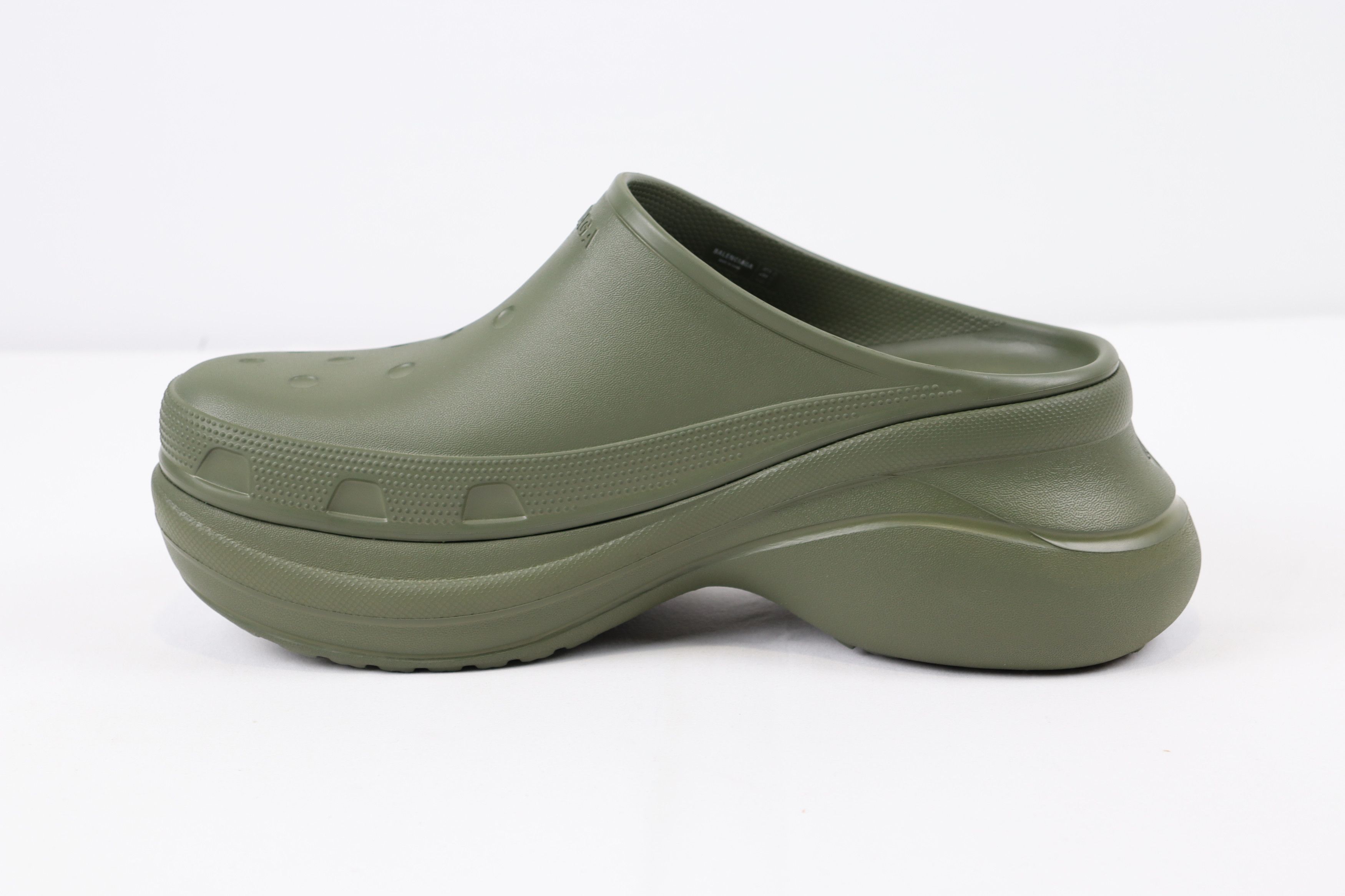 Balenciaga × Crocs o1rshd1 Crocs Mule / Slip On Clogs in Kaki / Khaki Size US 11 / EU 44 - 2 Thumbnail