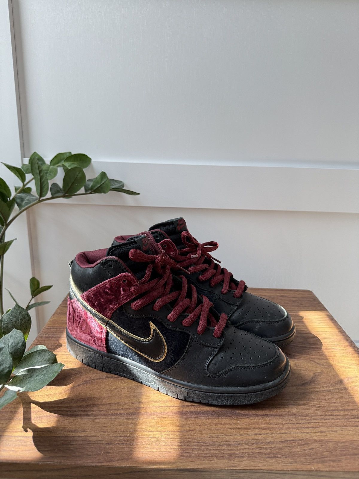 Nike SB Dunk High Bloody Sunday