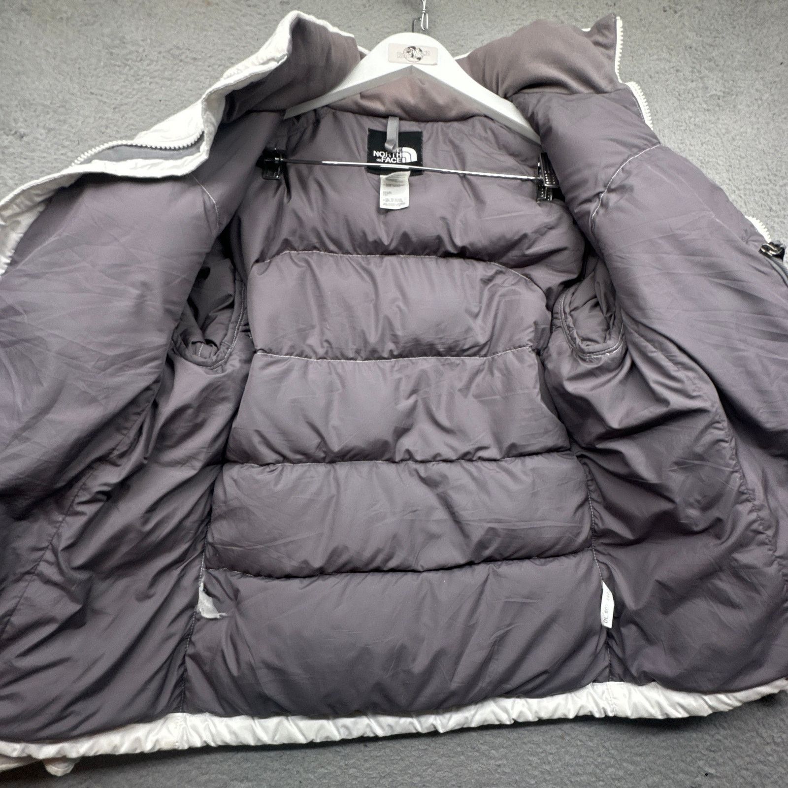 The North Face North Face Nuptse 700 Fill Down Puffer Jacket Womens Medium Size M / US 6-8 / IT 42-44 - 7 Thumbnail