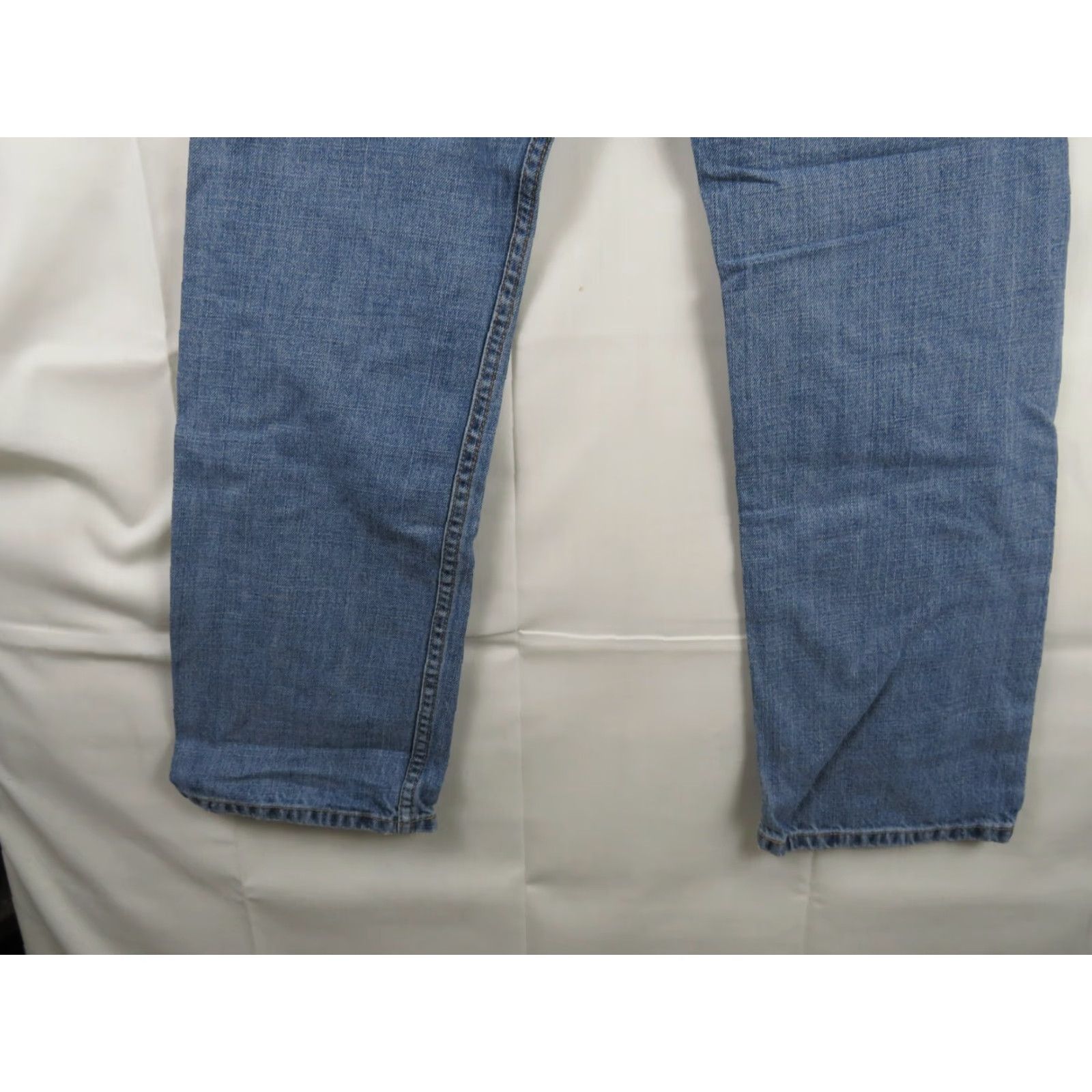 Levi's VINTAGE Levi's 550 Jeans Denim Blue 26X28 Relaxed Fit Men Straight Regular Inseam Medium Accessories None Size US 26 / EU 42 - 7 Thumbnail