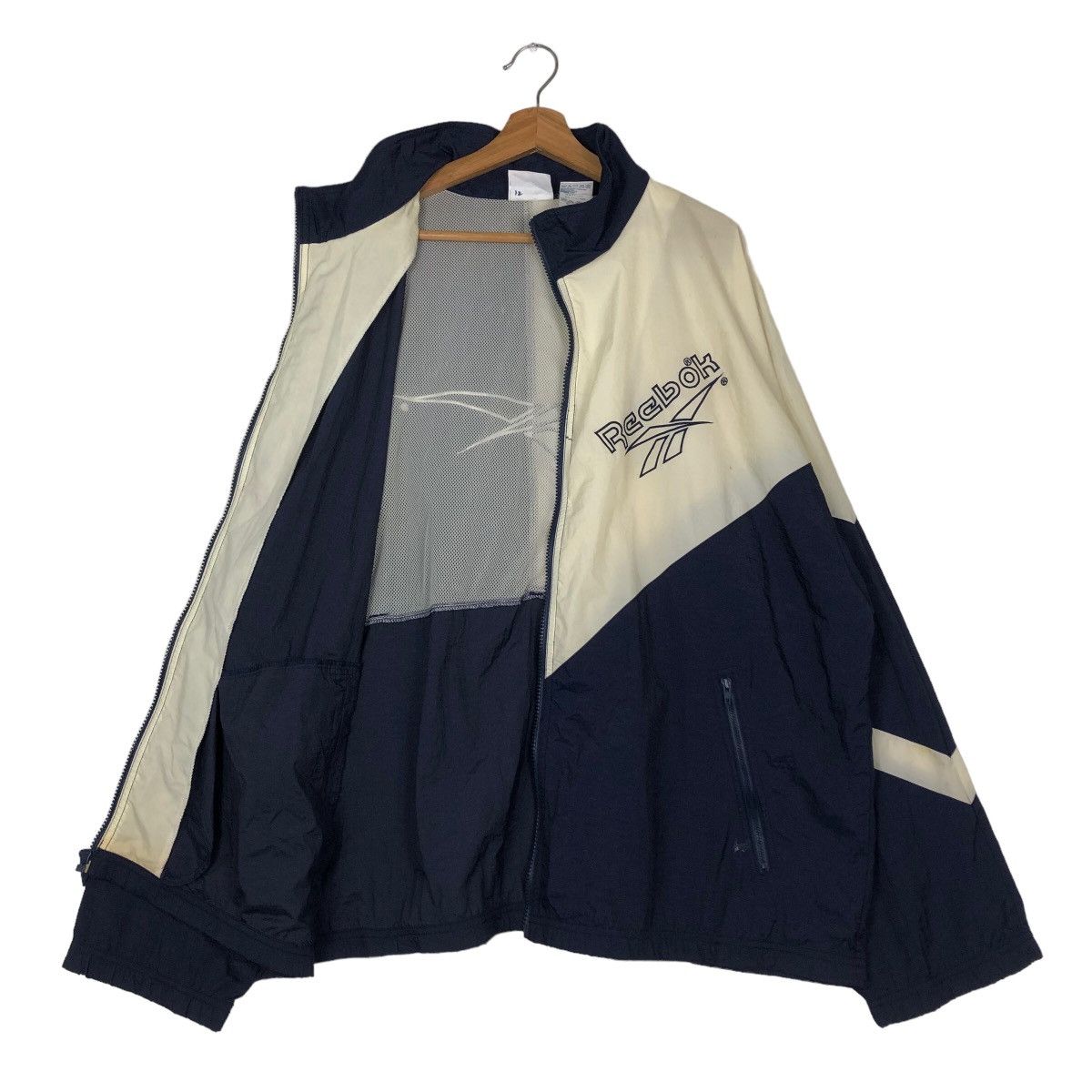 Japanese Brand 🔥Vintage Bomber Jacket Reebok Big Logo Over Print Size US L / EU 52-54 / 3 - 10 Thumbnail