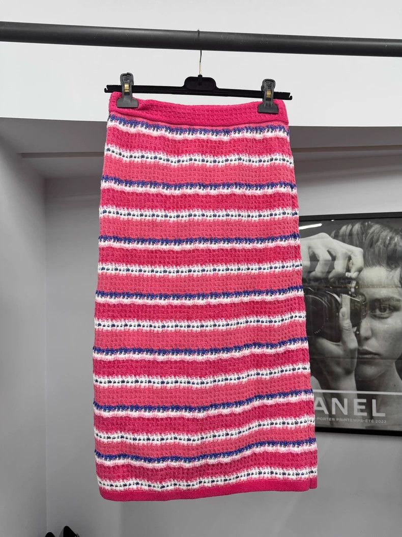 Chanel Chanel 24P pink tweed skirt Size 24" / US 00 / IT 34 - 3 Thumbnail