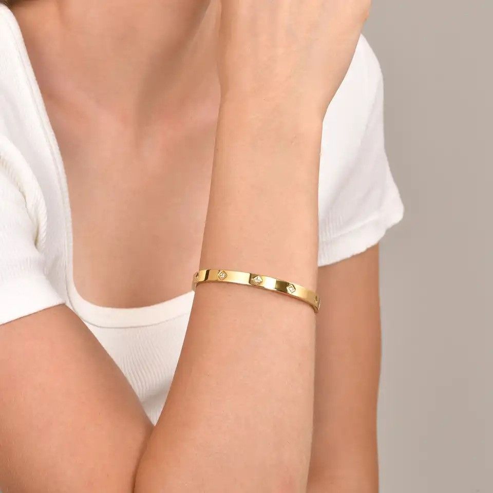 Other Chic Love Cuff Bracelet Size ONE SIZE - 3 Thumbnail