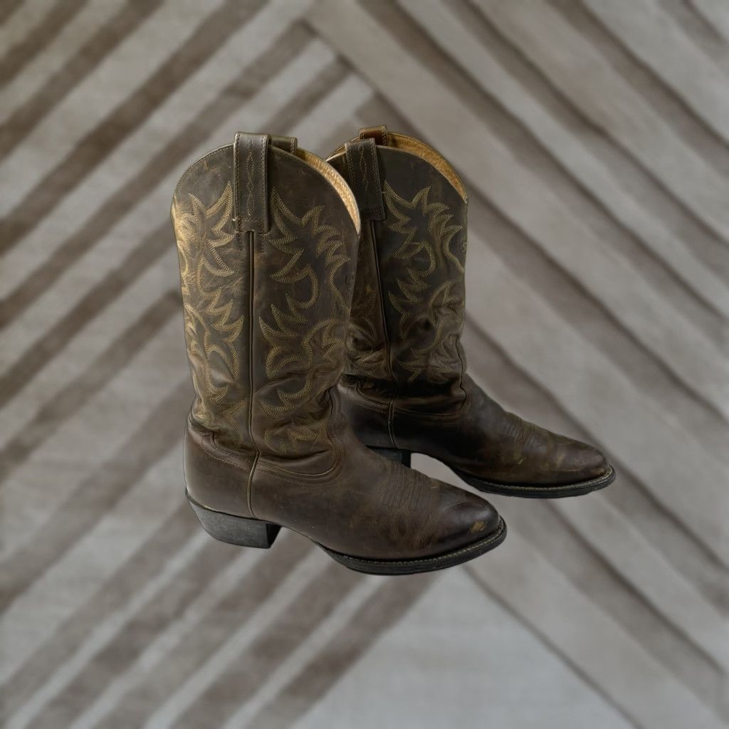 Ariat Ariat Cowboy Western Boot Mens 10 EE Brown Leather Pull On Wide 10002294(34725) Moderate wear Size US 10 / EU 43 - 1 Thumbnail