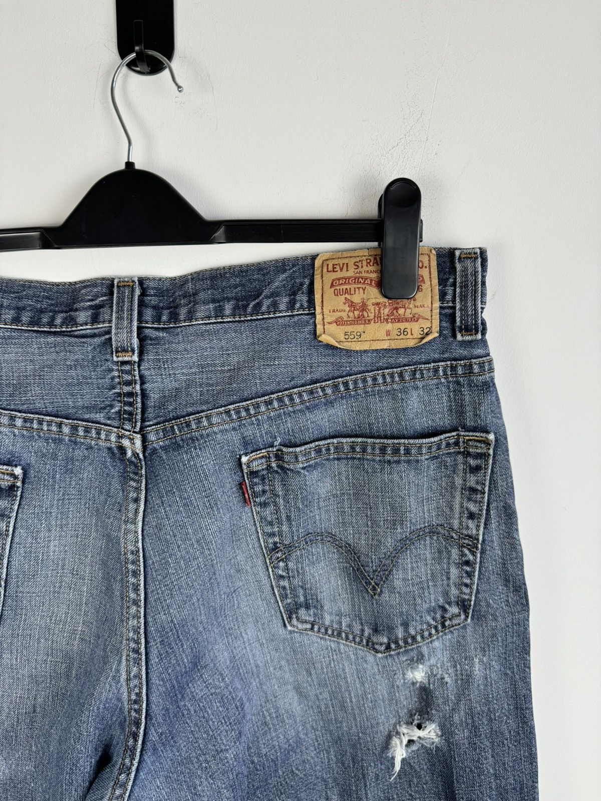 Levi's Vintage Levi’s 559 Made in Mexico Distressed Faded Denim Size US 36 / EU 52 - 4 Thumbnail