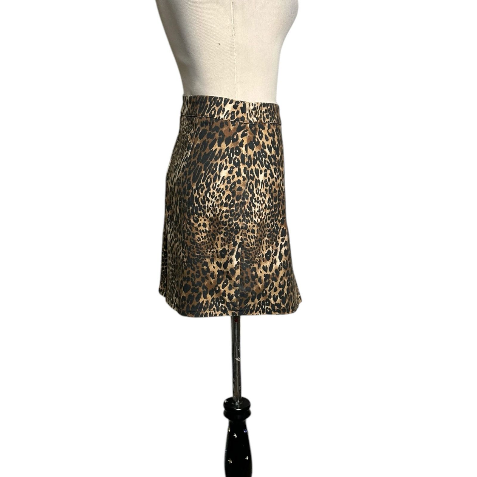 Forever 21 Forever 21 brown animal print mini skirt size Large Size 29" - 12 Thumbnail