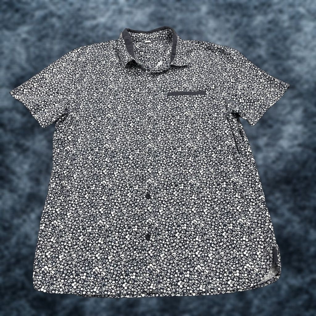 Lululemon Lululemon Shirt Mens Large Blue White Floral Camp Casual Summer Fridays Button Shirt - Do Not Add Extra Words Size US L / EU 52-54 / 3 - 1 Thumbnail