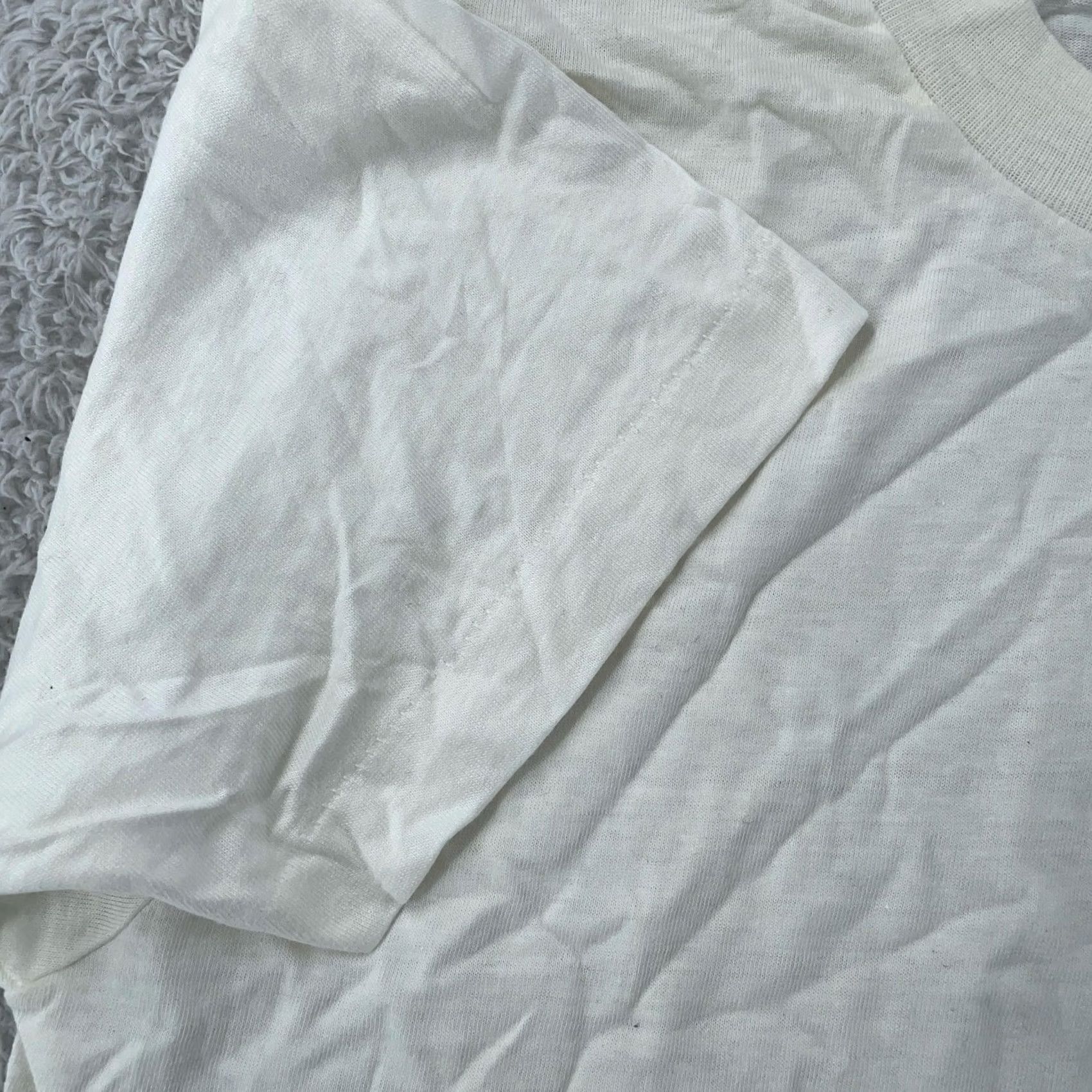 Vintage VINTAGE BVD White T-Shirt Mens XS Crewneck Classic 90s Tee Shirt Size US XS / EU 42 / 0 - 3 Thumbnail