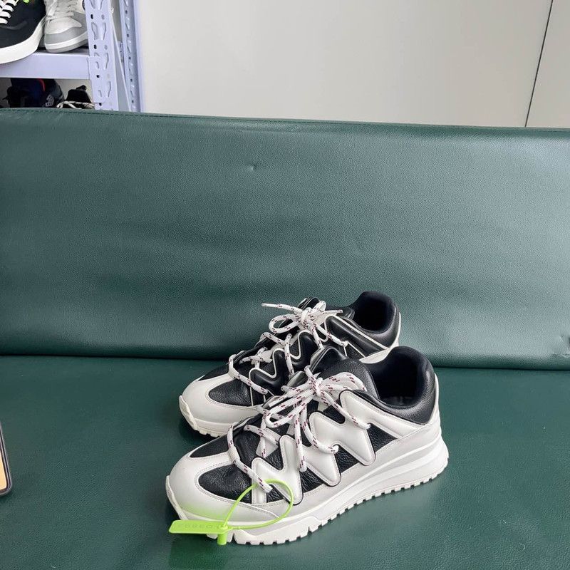 Louis Vuitton Louis Vuitton Zig Zag Sneakers in Black and White 0079 Size US 9.5 / EU 42-43 - 1 Thumbnail