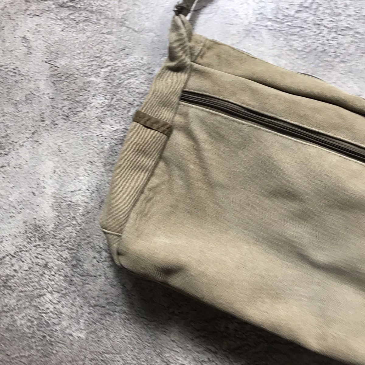 Vintage Vintage Y2K Crossbody Shoulder Bag Japanese Streetwear OS Size ONE SIZE - 5 Thumbnail