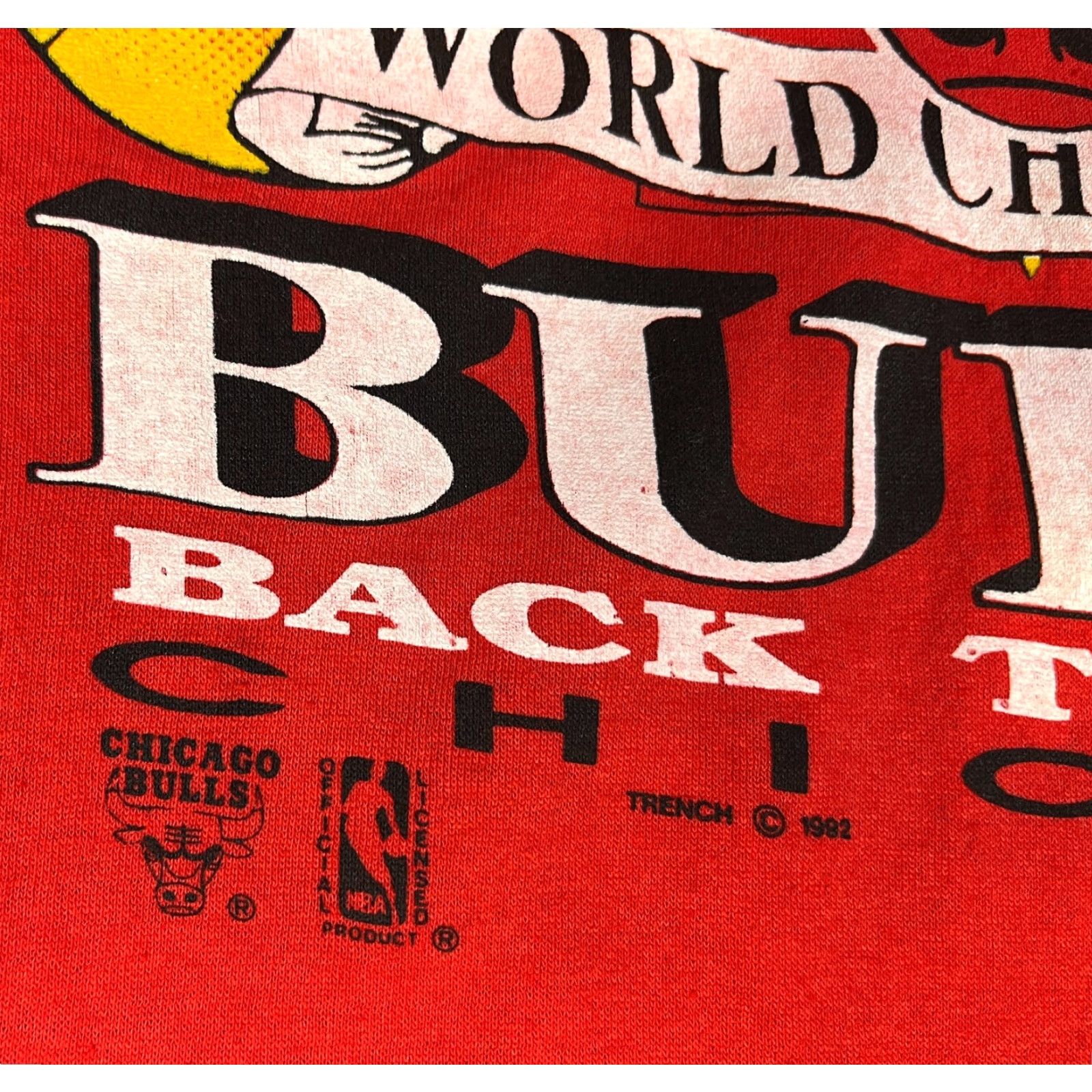 NBA VINTAGE Chicago Bulls 1992 Back To Back NBA Champions T-Shirt Men L Red 90s Graphic Trench Made in USA Size US L / EU 52-54 / 3 - 4 Thumbnail