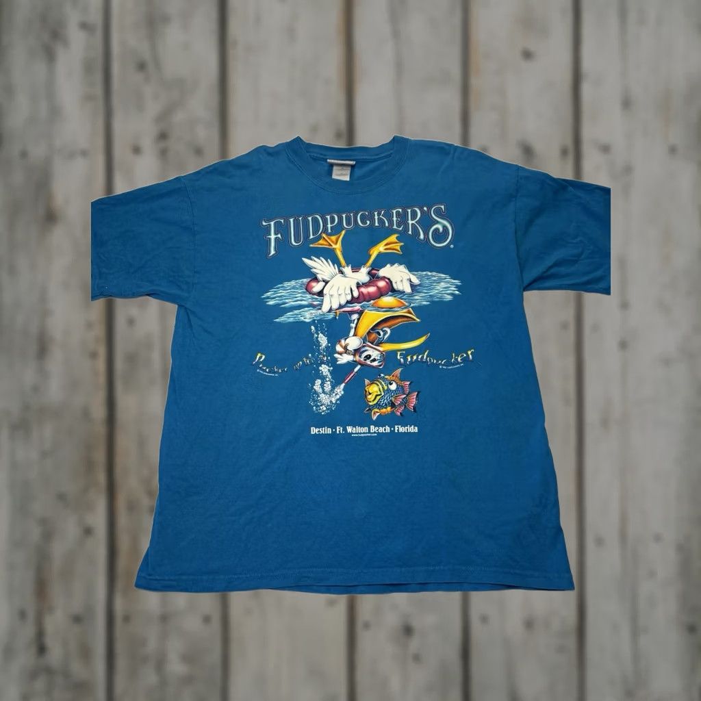 destin VINTAGE Fudpuckers Bar & Grill T-Shirt Double-Sided 1995 Graphic XL Men Blue 90s Shirt Size US XL / EU 56 / 4 - 1 Thumbnail