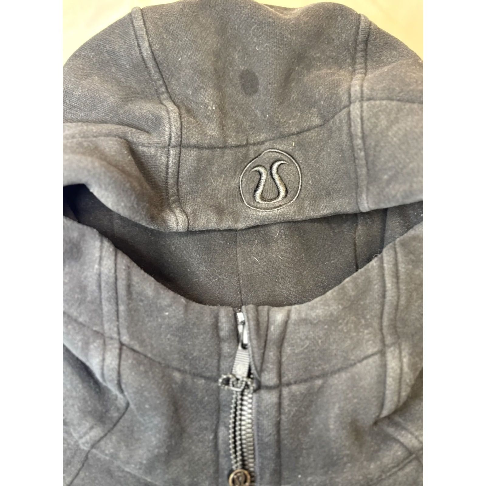 Lululemon Lululemon Full Zip Scuba Hoodie Jacket Black Women’s 4 Activewear Hoodie Zip Pockets Logo Vintage: No Size S / US 4 / IT 40 - 2 Thumbnail