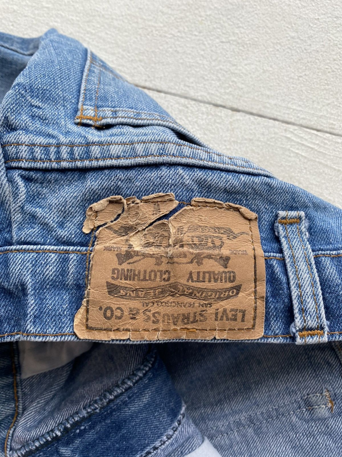 Levi's Vintage Clothing 90s vntg Levi’s Orang Tab Light Wash Denim Jeans Faded Blue Size US 32 / EU 48 - 9 Thumbnail