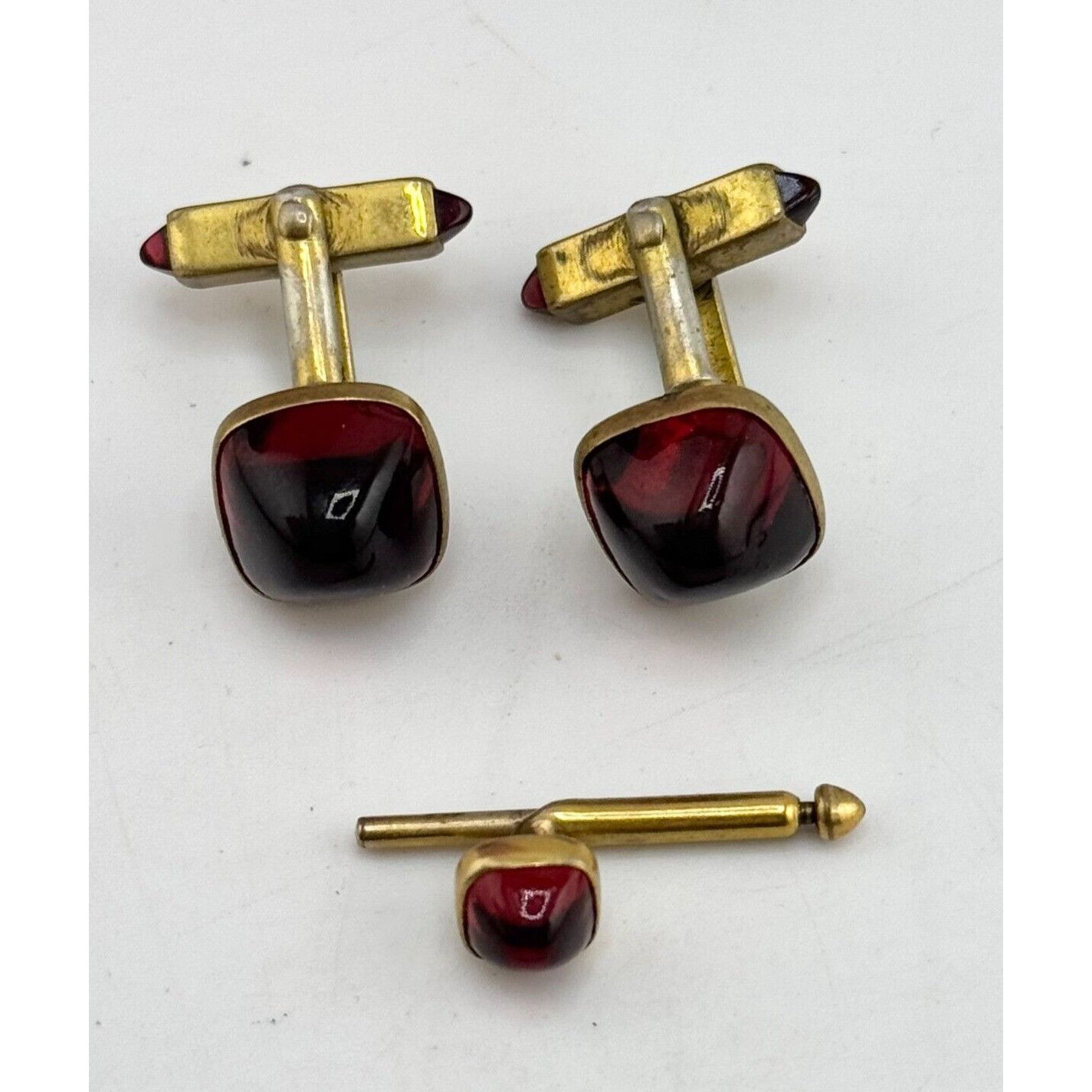 Vintage Vintage red glass swank cuff links & tuxedo stud set Size ONE SIZE - 1 Thumbnail