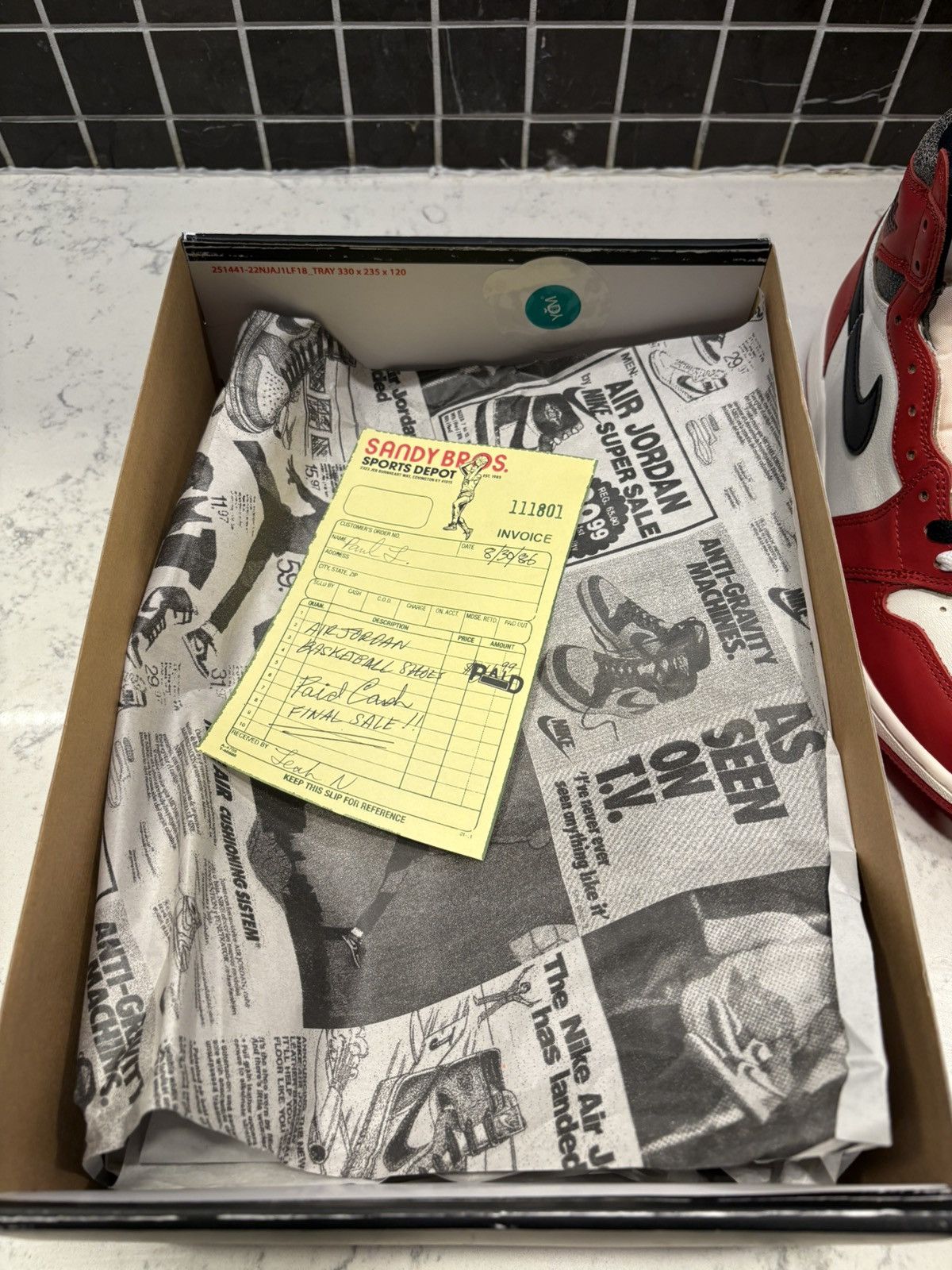 Nike Jordan 1 High Chicago Lost & Found Size US 10.5 / EU 43-44 - 9 Thumbnail