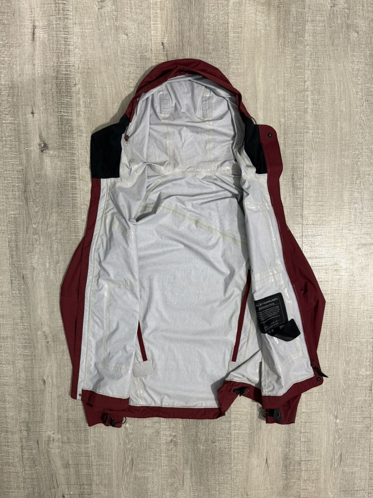 Klattermusen Klattermusen cutan outdoor jacket Size S / US 4 / IT 40 - 7 Thumbnail