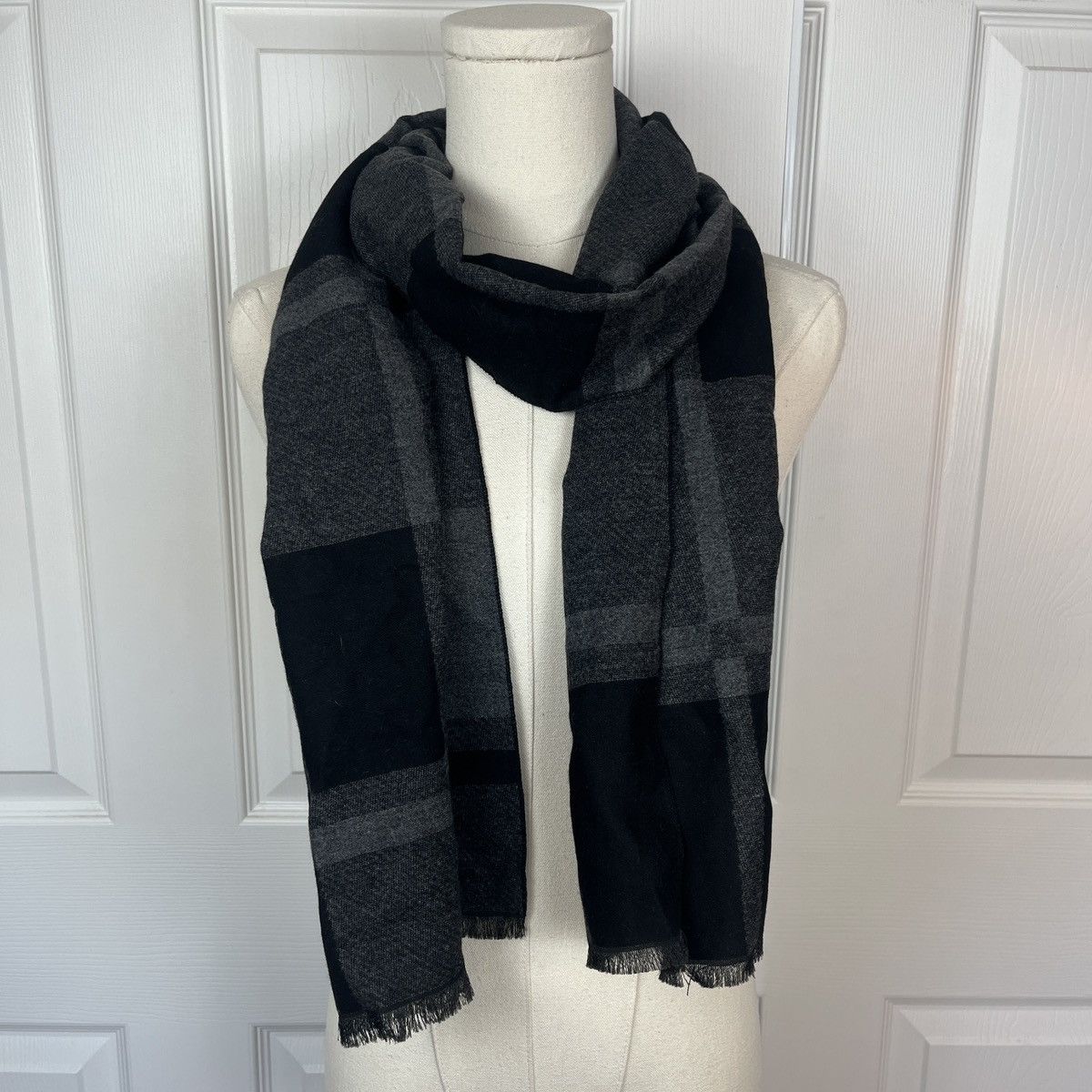 Other Black and gray plaid fringe wrap scarf Size ONE SIZE - 1 Thumbnail