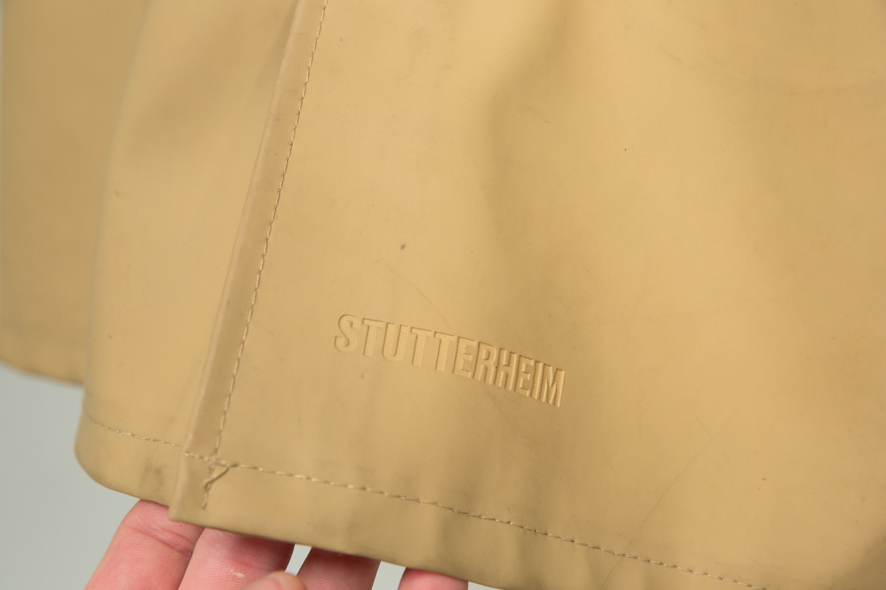 Stutterheim Stutterheim Stockholm Raincoat in Sand Size US S / EU 44-46 / 1 - 17 Thumbnail