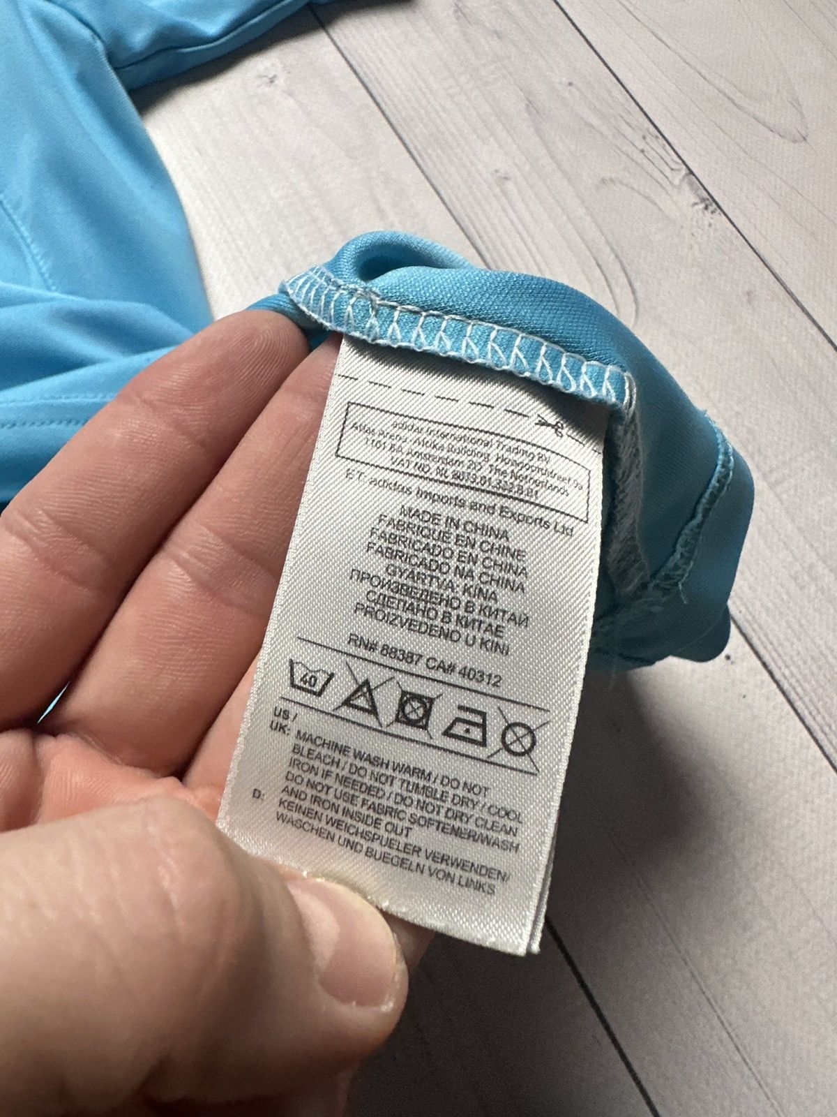 Adidas × Chelsea Soccer × Vintage Vintage adidas Chelsea soccer jersey size M blue Size US M / EU 48-50 / 2 - 9 Thumbnail