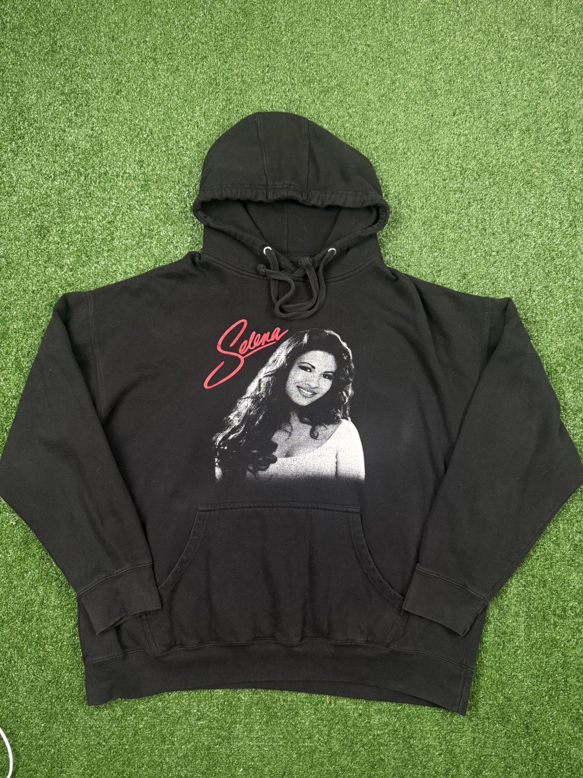 Vintage Vintage 1990- 2008 Selena Quintanilla black/red hoodie xl Size US XL / EU 56 / 4 - 1 Thumbnail