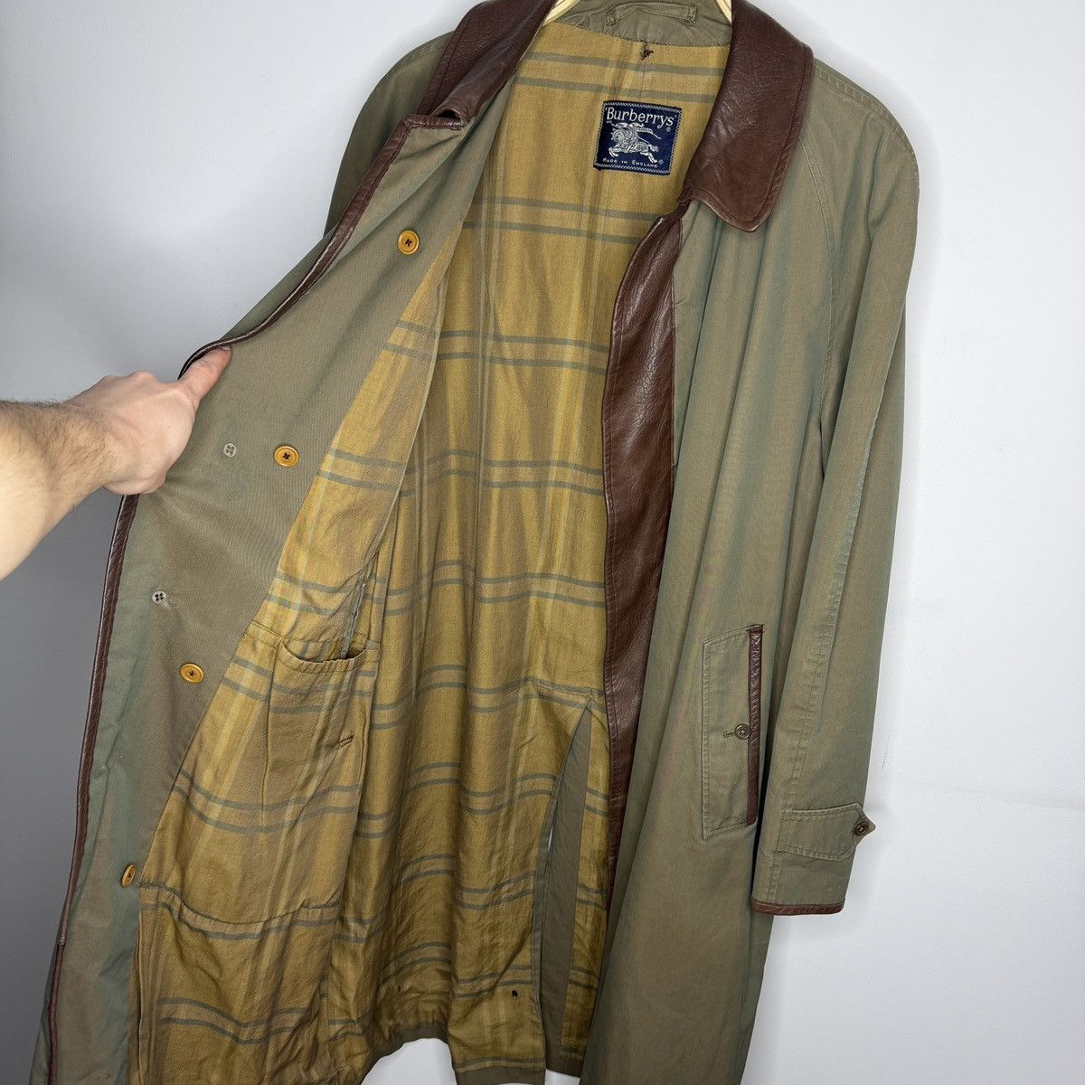 Burberry Vintage Burberry London Trench Coat Leather Collar Accents Size US L / EU 52-54 / 3 - 2 Thumbnail