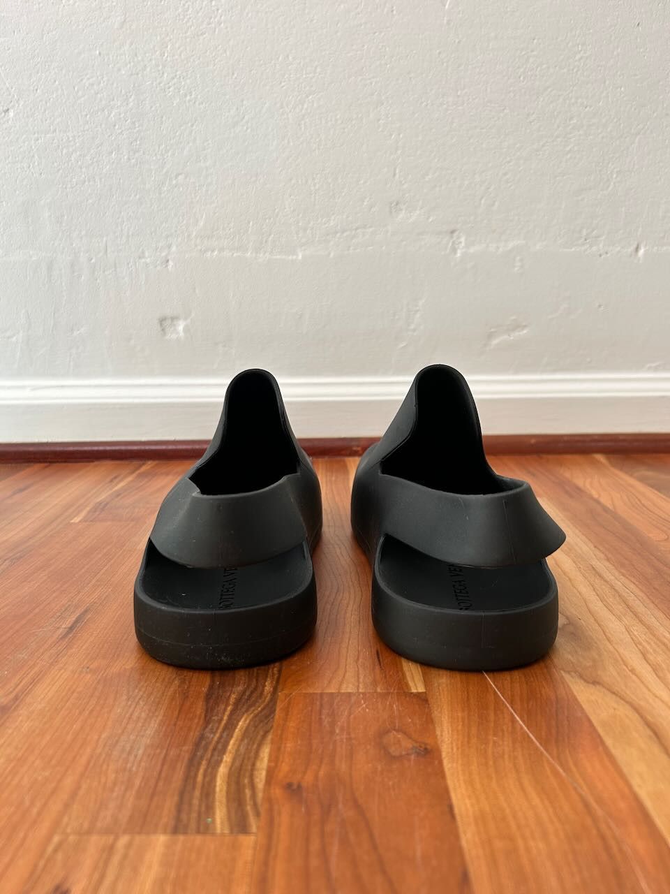 Bottega Veneta BOTTEGA VENETA Black Puddle Sandal Loafers Size US 7 / EU 40 - 9 Thumbnail
