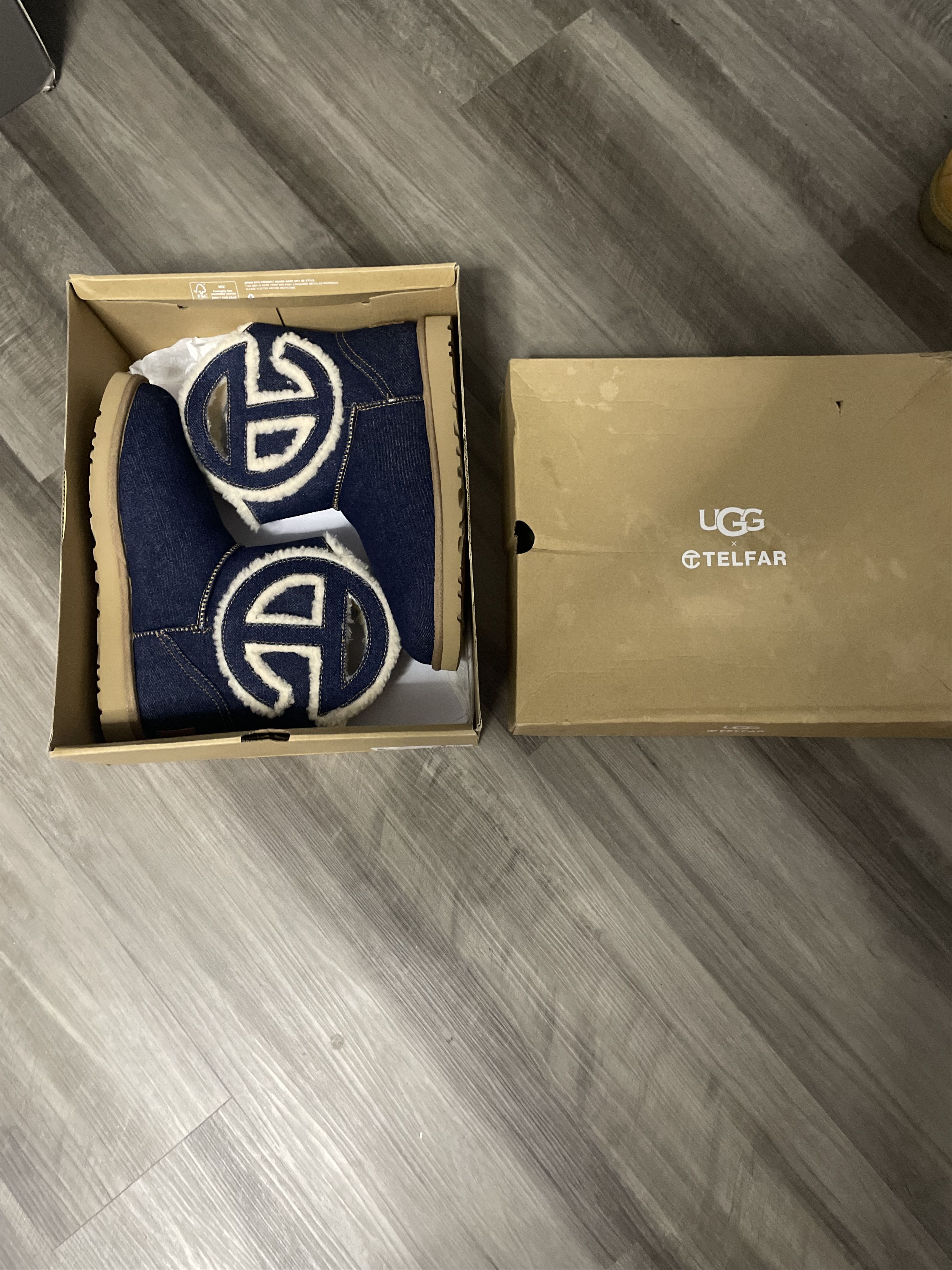 Telfar × Ugg Telfar x ugg collab mini boot Size US 10 / IT 40 - 10 Thumbnail