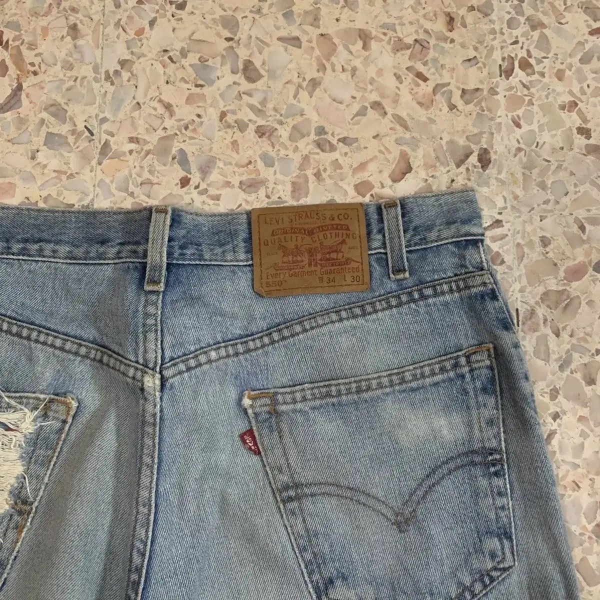 Levi's Levi’s 550 Jeans Ripped Denim Levis Light Wash Pants Size US 32 / EU 48 - 8 Thumbnail