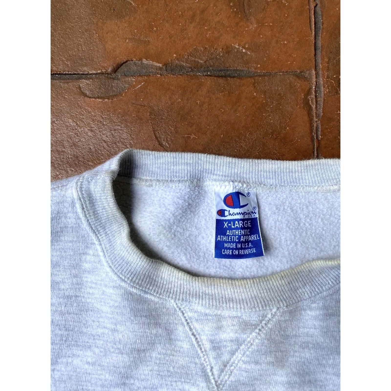 Champion VINTAGE Champion Reverse Weave Crewneck Sweatshirt XL White Spell Out 90s Mens Size US XL / EU 56 / 4 - 2 Thumbnail