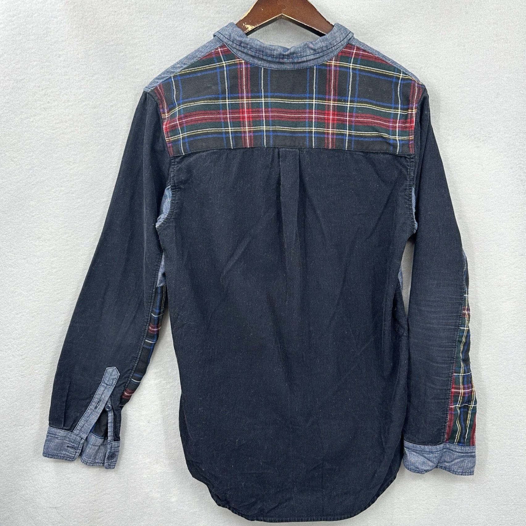 izzue Izzue Shirt Mens 4 Medium Corduroy Chambray Long Sleeve Preppy Japanese Luxury Fashion Shirt Mens M Blue plaid Button-Up Casual Modern Classic Mens Size US M / EU 48-50 / 2 - 6 Thumbnail