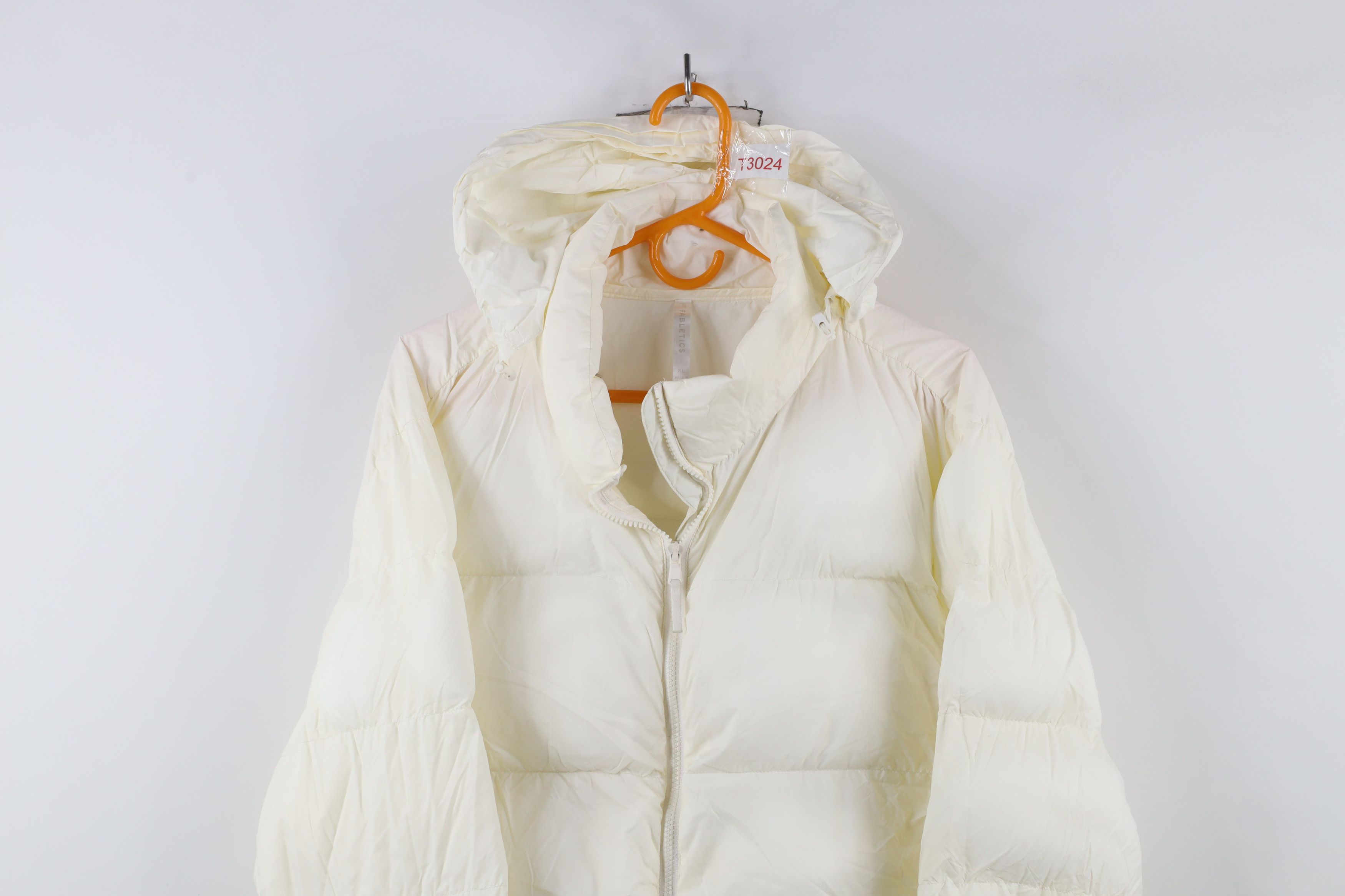 Fabletics × Vintage Fabletics Cropped Fit Beatrix Puffer Jacket White Hooded Size XL / US 12-14 / IT 48-50 - 2 Thumbnail