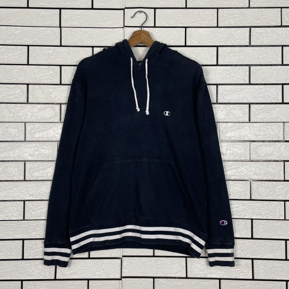 Champion Champion Black Pullover Hoodie Size US M / EU 48-50 / 2 - 9 Thumbnail