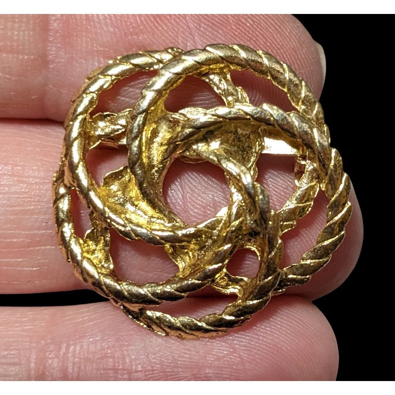 Other Vintage Gold Tone Braided Texture Knot Brooch Size ONE SIZE - 2 Thumbnail