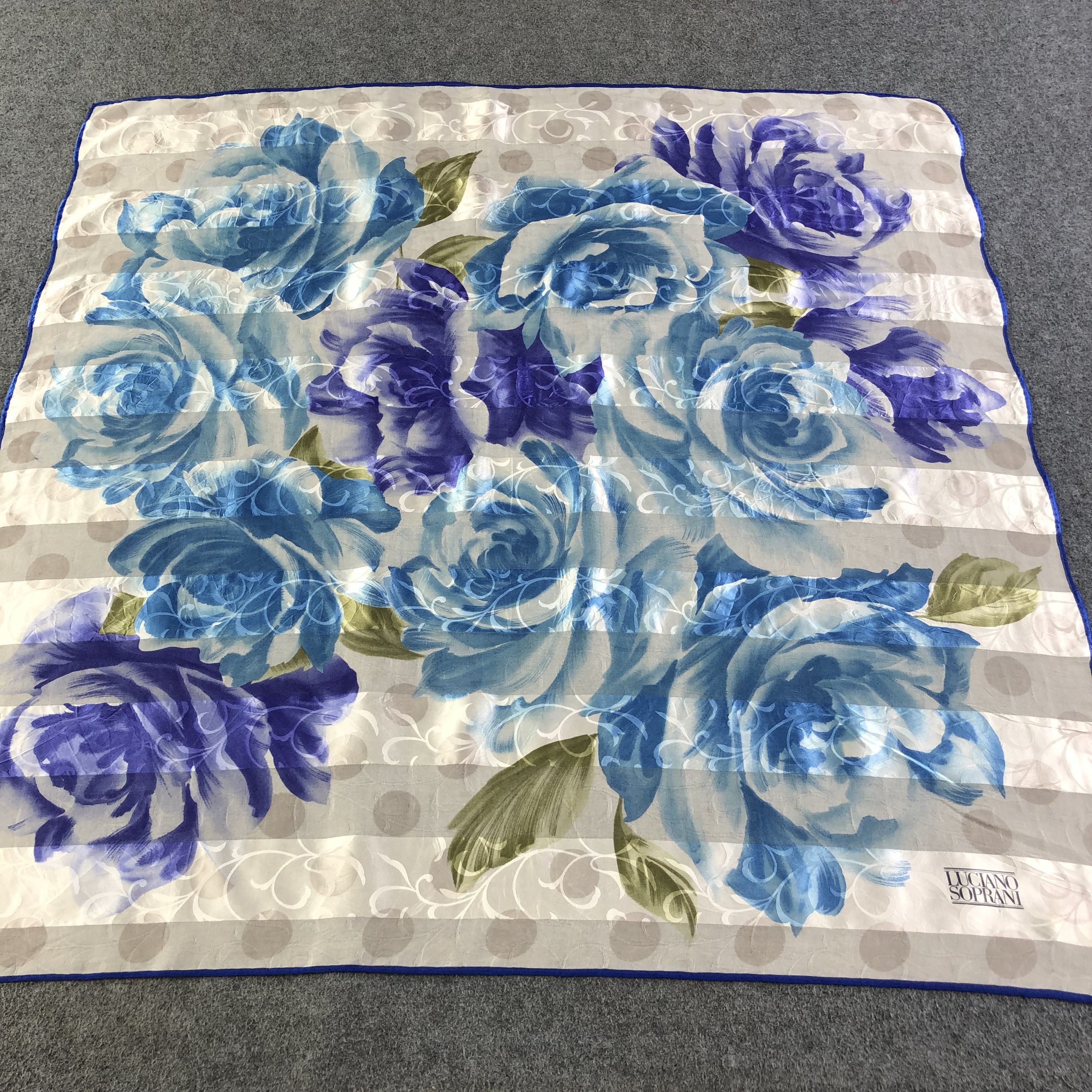 Japanese Brand Luciano Soprani Floral Slit Thread Silk Scarf M841 Size ONE SIZE - 1 Thumbnail