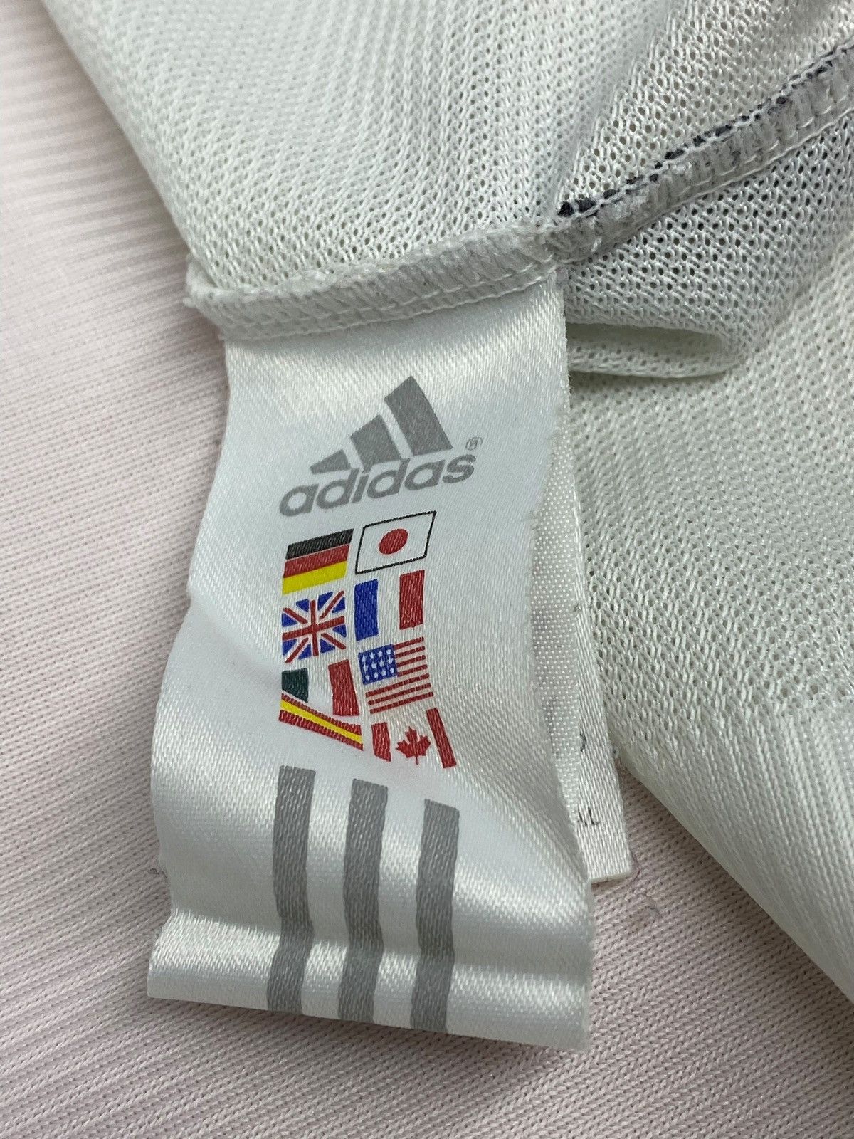 Vintage Vintage Adidas Real Madrid 2003/04 Home Soccer Jersey Size US L / EU 52-54 / 3 - 16 Thumbnail