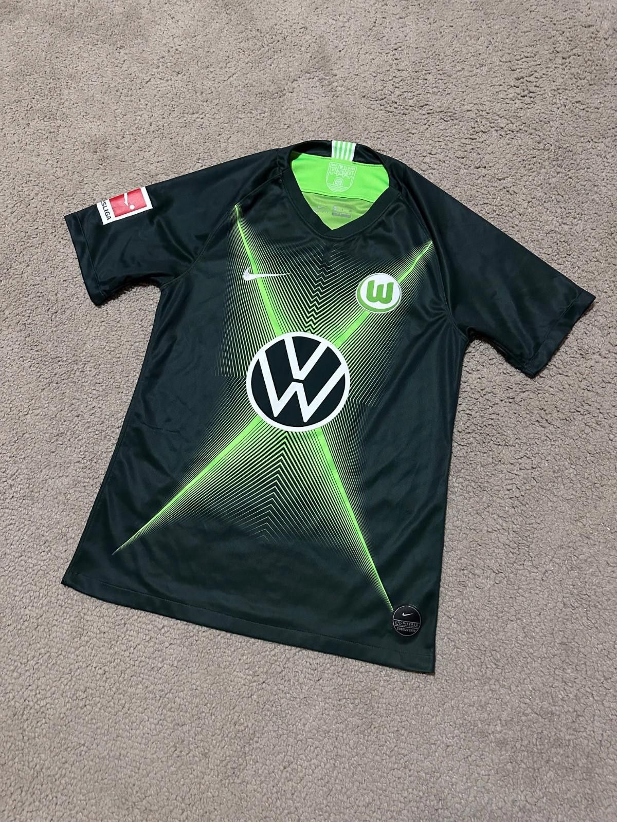 Nike VFL WOLFSBURG 2019/20 Home Football Shirt Soccer Jersey Nike Size US S / EU 44-46 / 1 - 2 Thumbnail