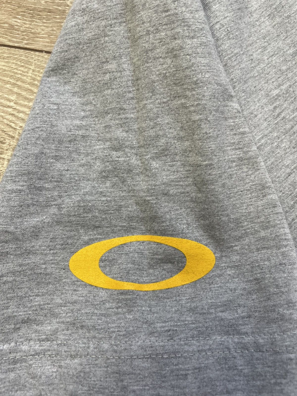 Oakley Oakley Software 2000’s Graphic T-shirt L Mens Size US L / EU 52-54 / 3 - 5 Thumbnail