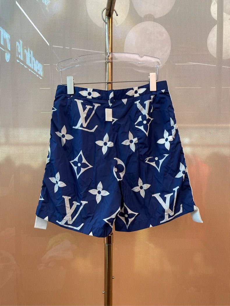 Louis Vuitton Louis Vuitton Bermuda shorts with blue and white presbyopia Size US 38 / EU 54 - 3 Thumbnail