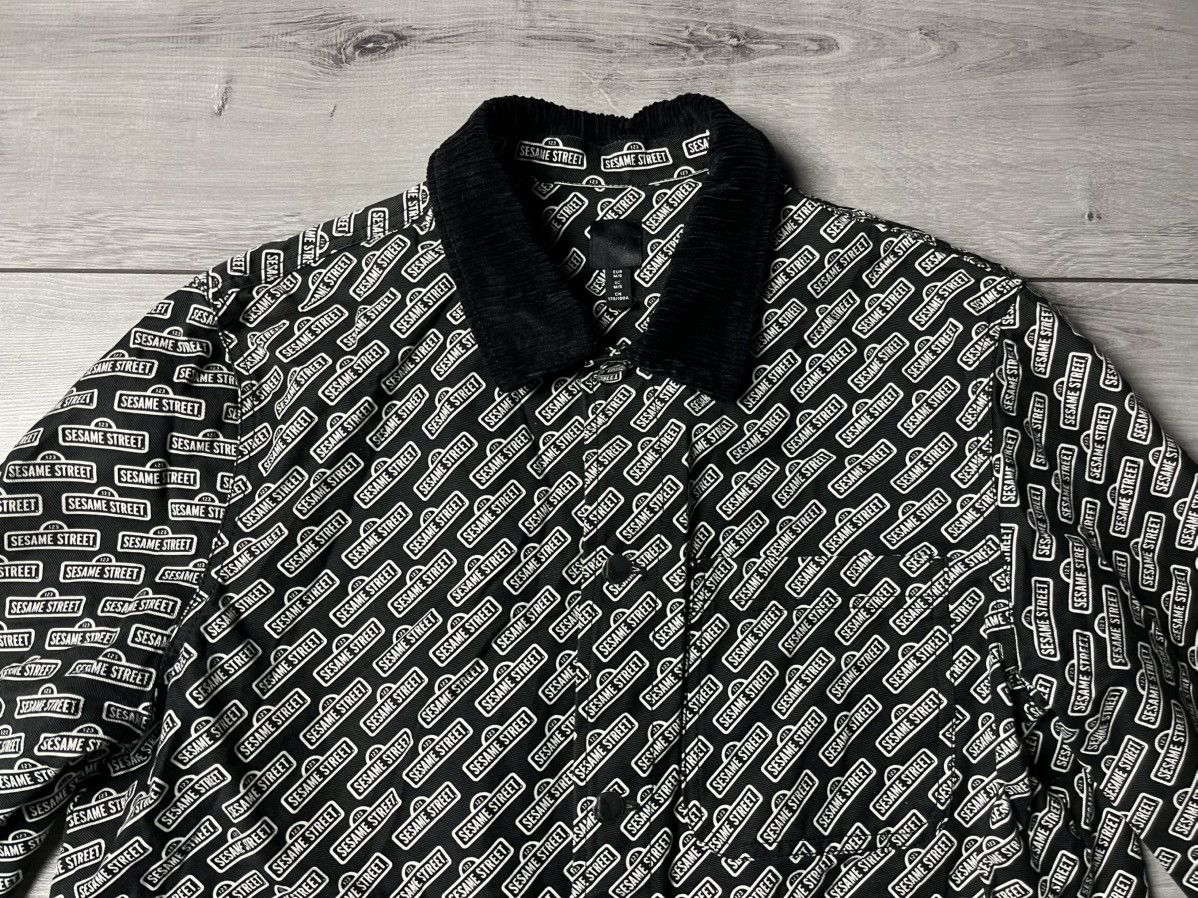 Kaws H&M Sesame Street coat jacket skateboard size S/M Size US M / EU 48-50 / 2 - 3 Thumbnail