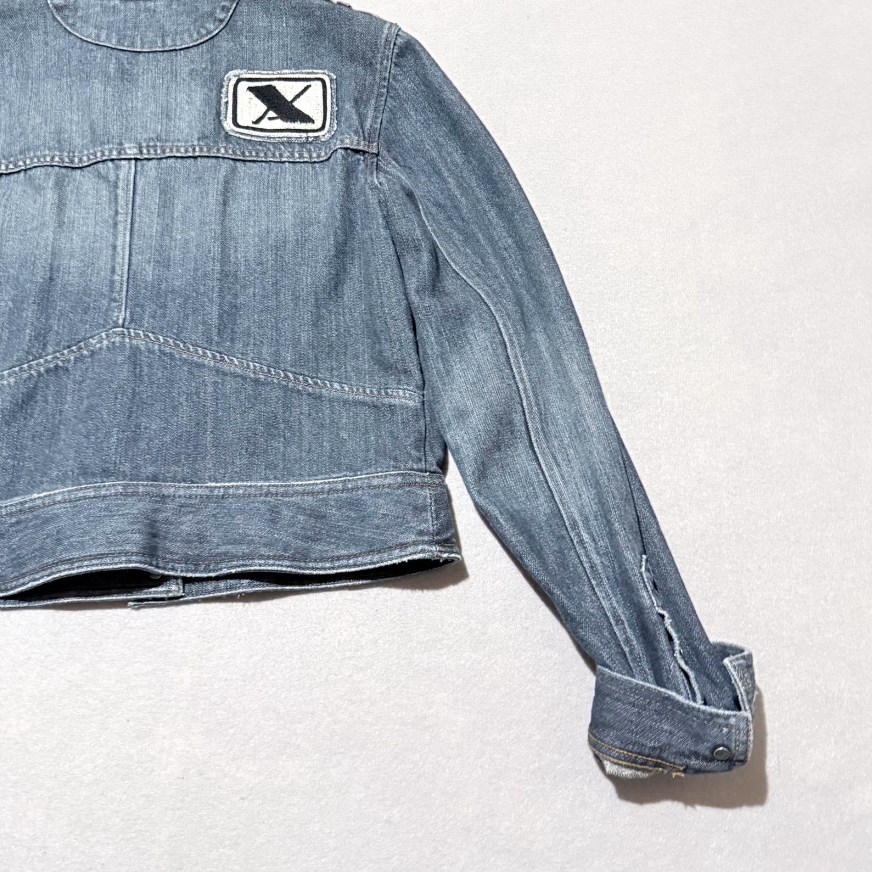 Armani Exchange Armani Exchange Jacket Blue Women's Large Denim Trucker Collared Patchwork/Logo Button Vintage? No Size L / US 10 / IT 46 - 4 Thumbnail