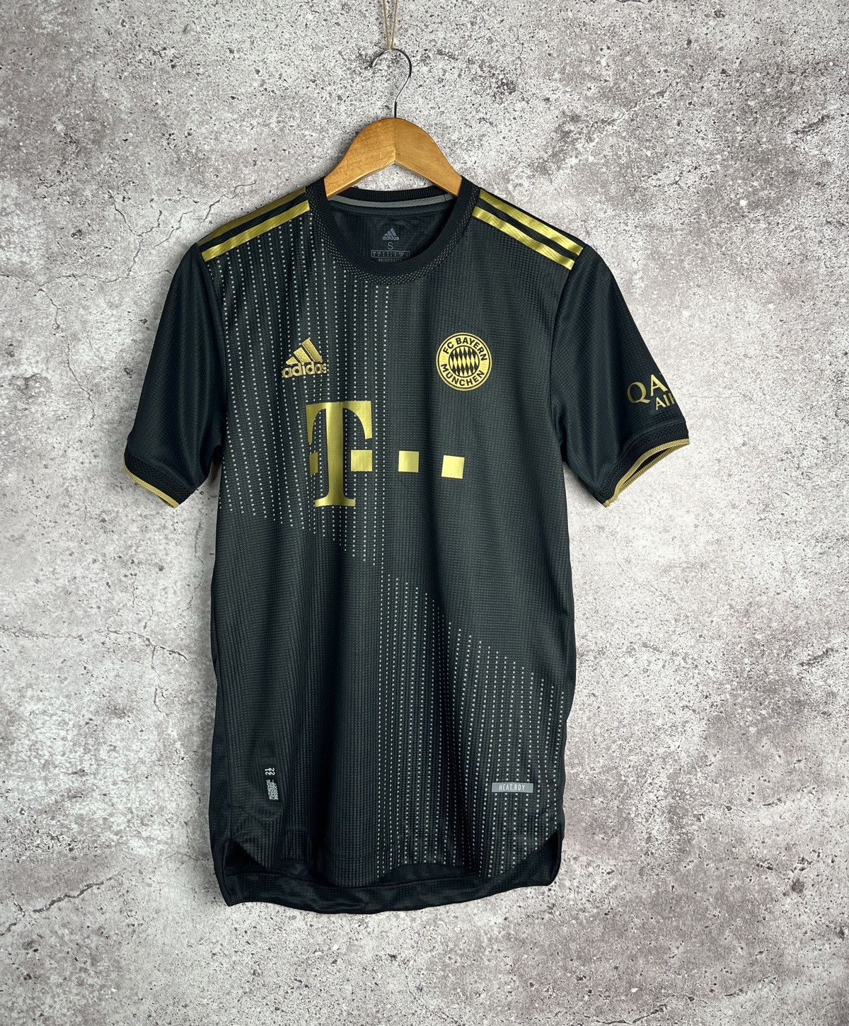 Adidas Adidas FC Bayern Munchen 21/22 Away Authentic Jersey Size US S / EU 44-46 / 1 - 2 Thumbnail